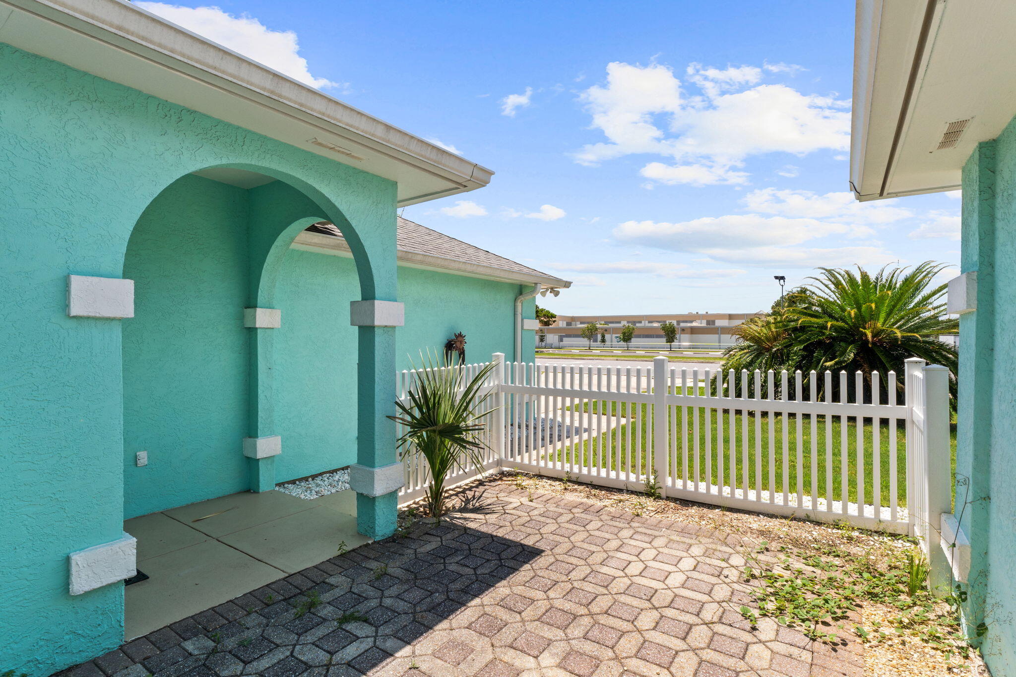 SEACLUSION BEACH - Residential