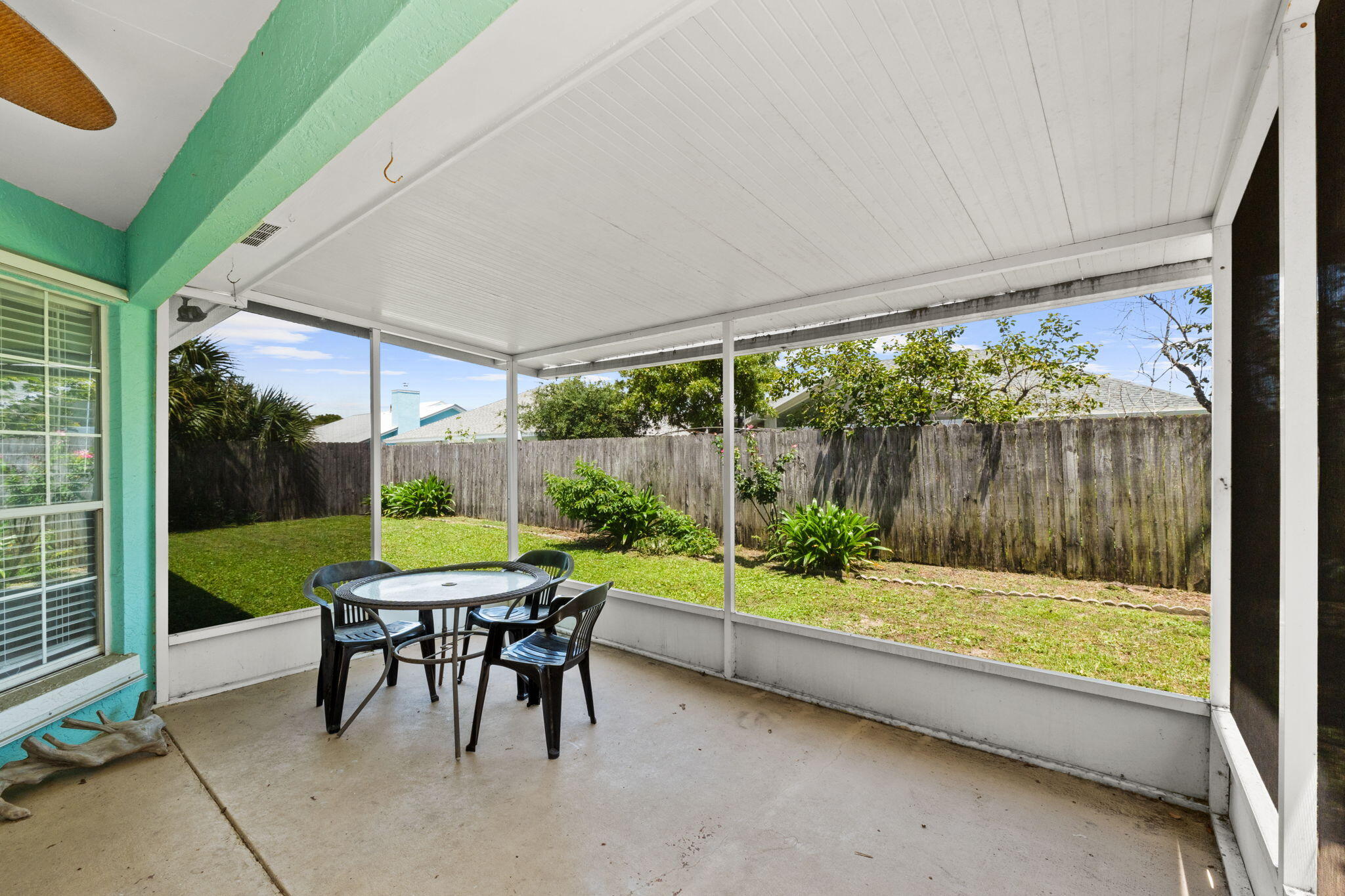 SEACLUSION BEACH - Residential
