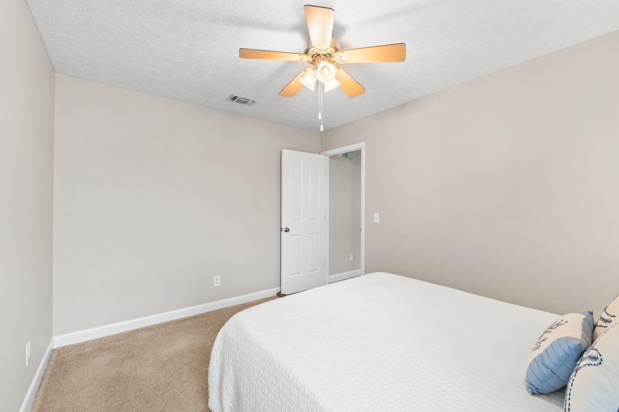 SEACLUSION BEACH - Residential