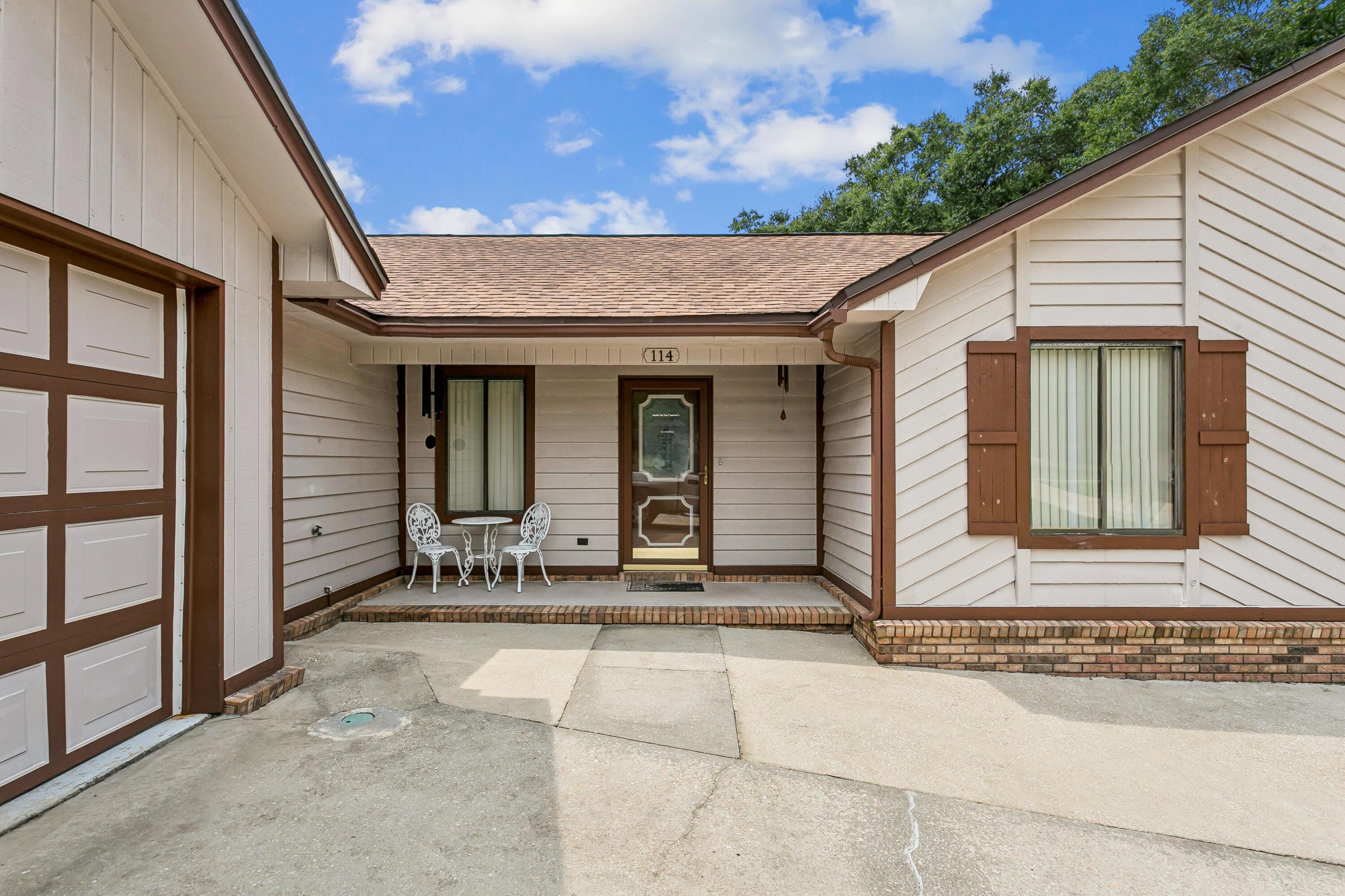 KENNEDY LAKES 1ST ADDN - Residential
