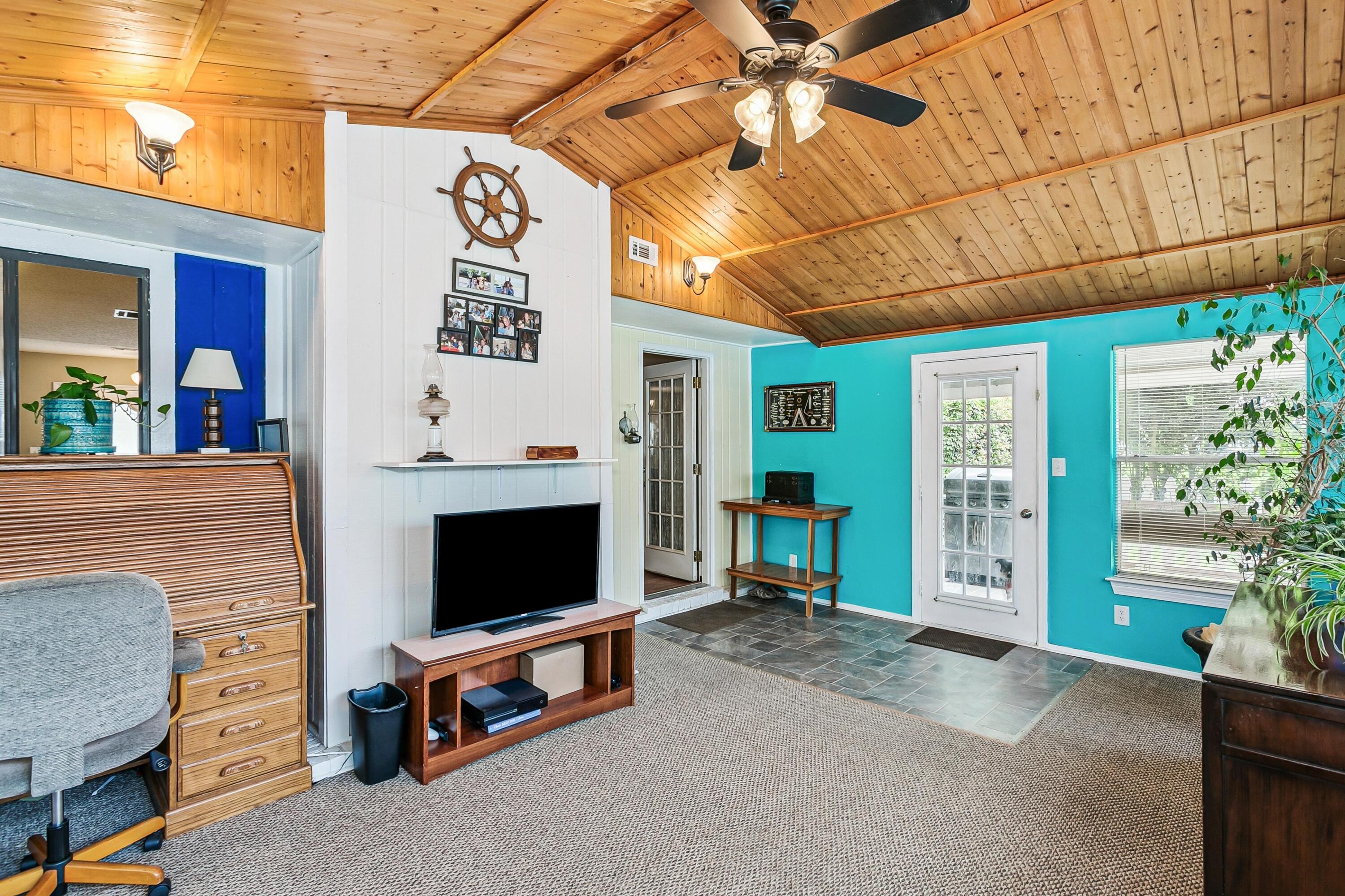 KENNEDY LAKES 1ST ADDN - Residential