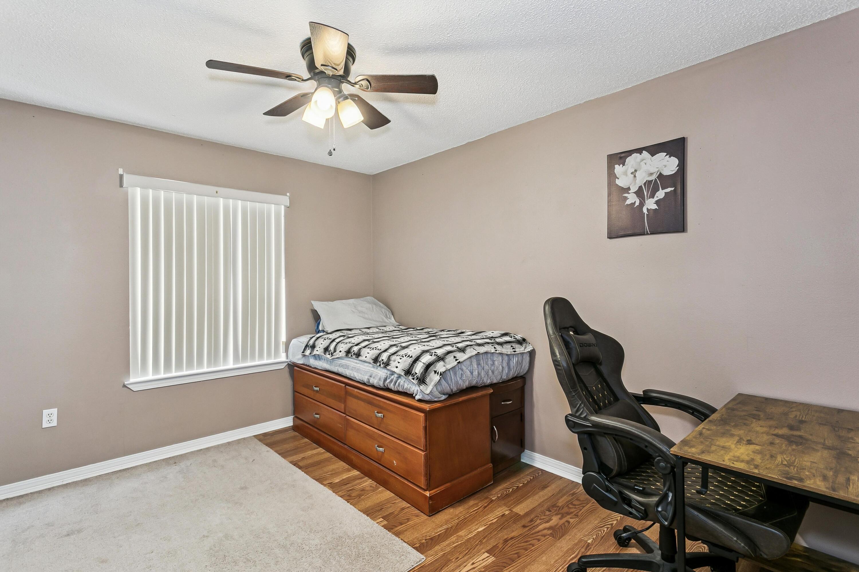 KENNEDY LAKES 1ST ADDN - Residential