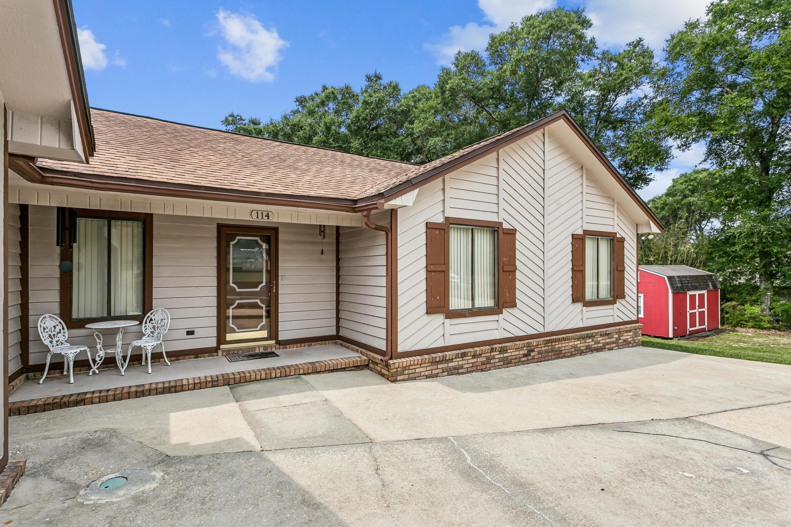KENNEDY LAKES 1ST ADDN - Residential
