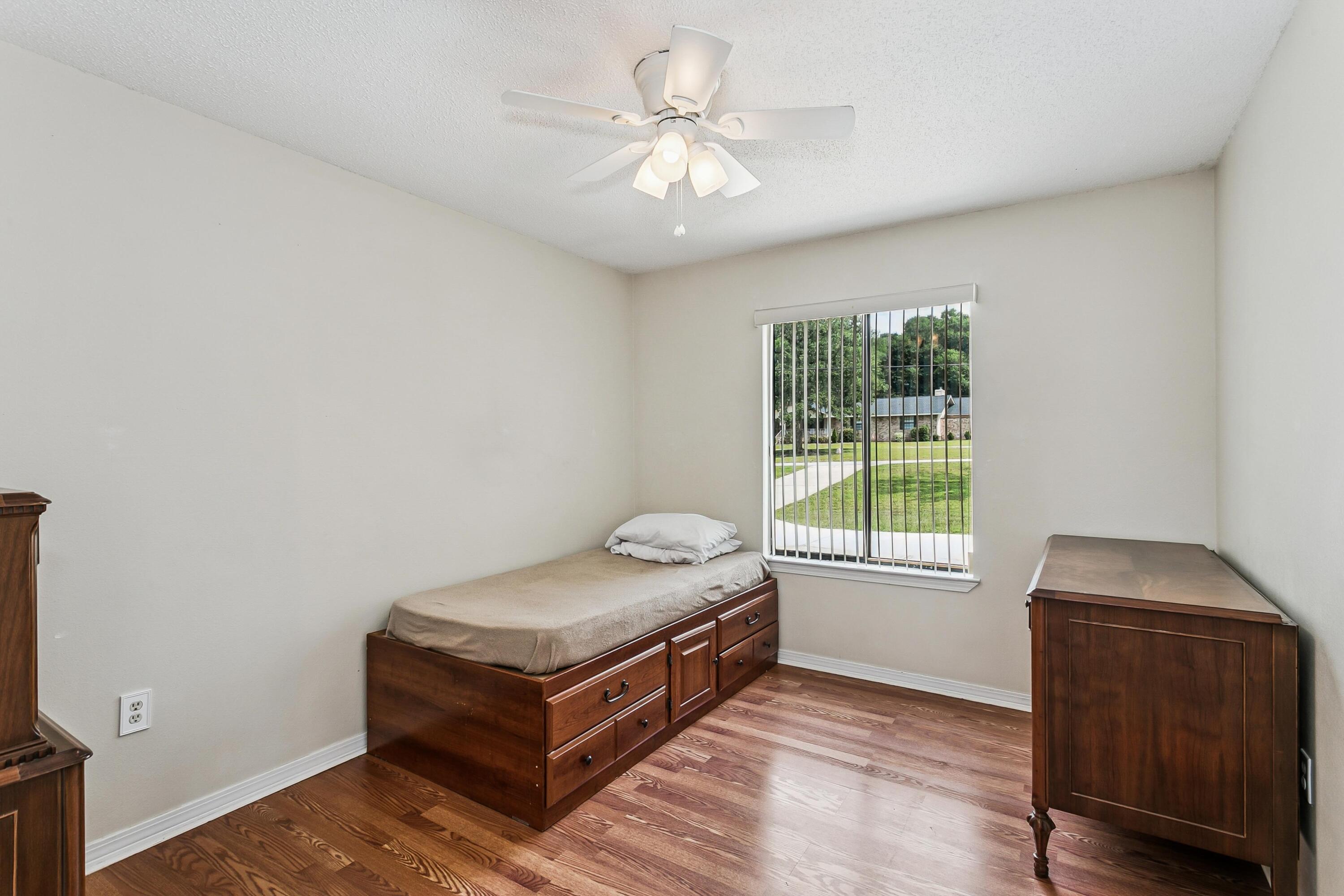 KENNEDY LAKES 1ST ADDN - Residential