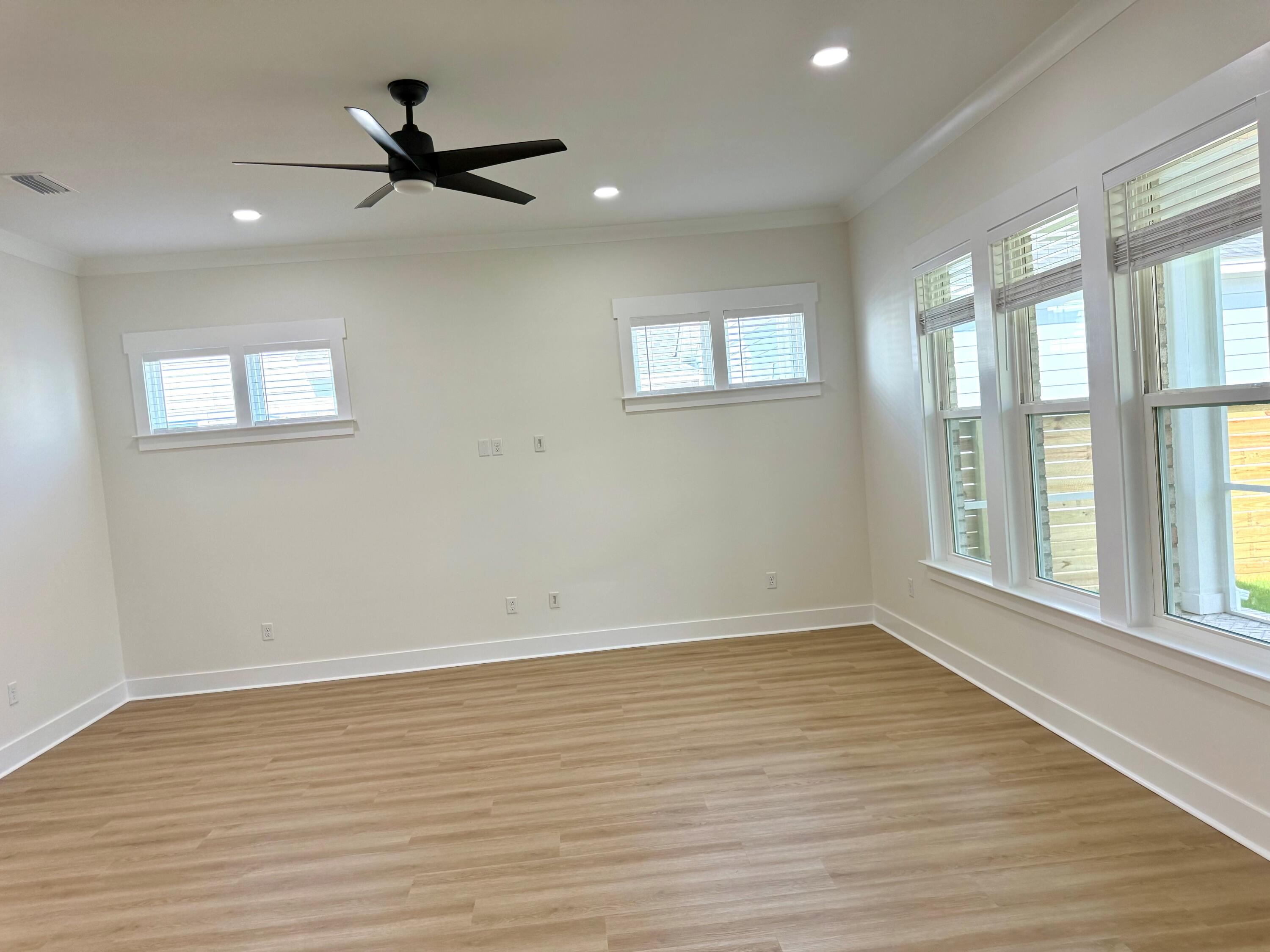 DEER MOSS CREEK - Residential