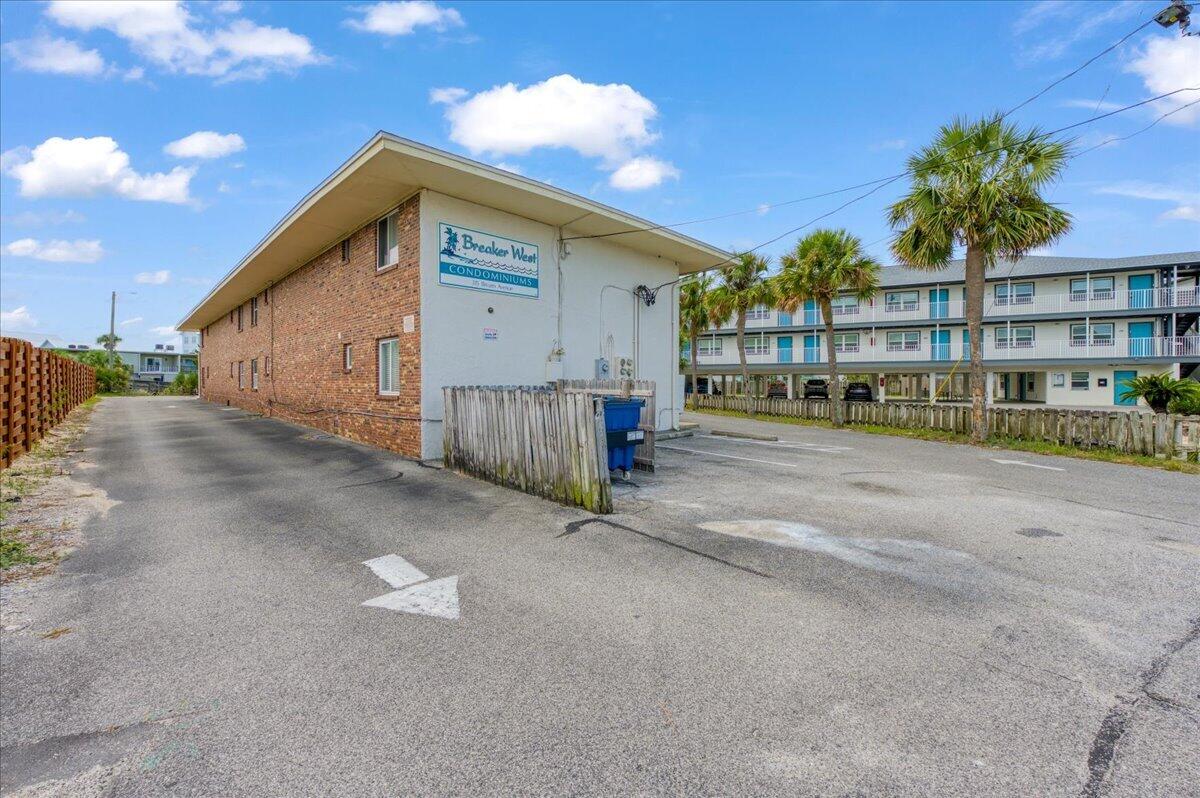 BREAKERS WEST - Residential