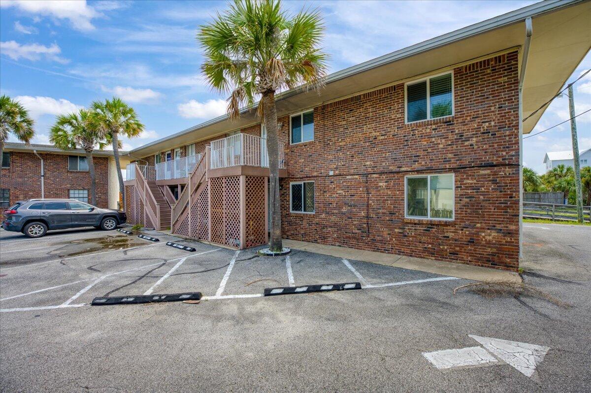 BREAKERS WEST - Residential