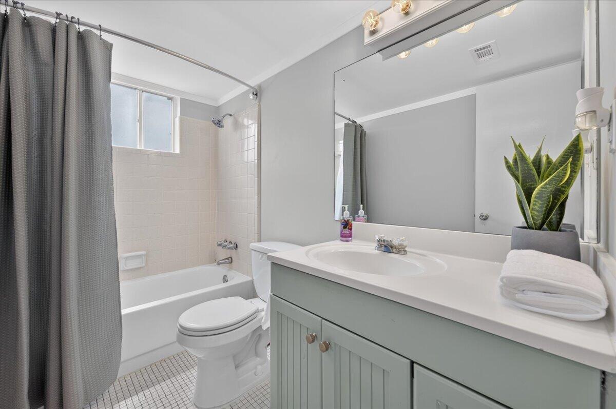 BREAKERS WEST - Residential
