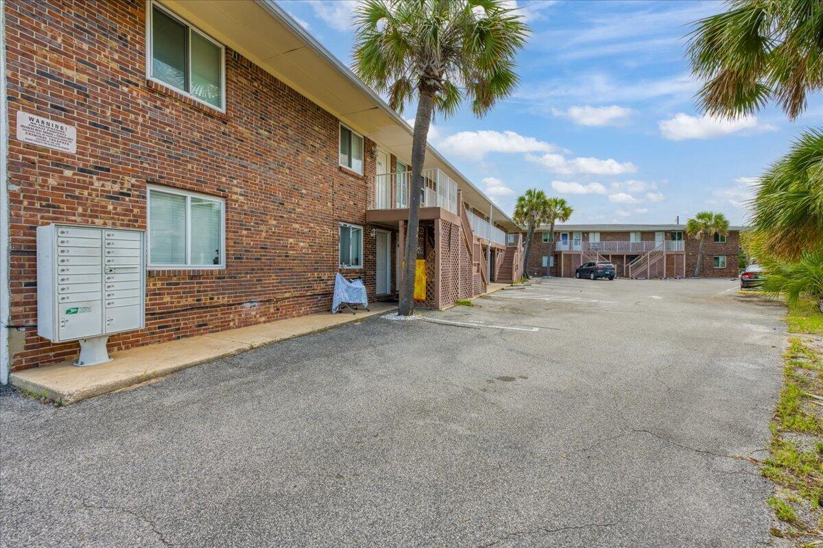 BREAKERS WEST - Residential