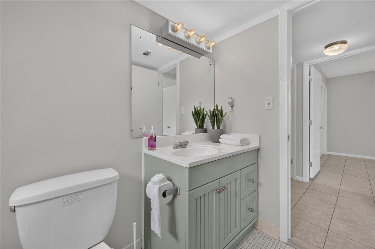 BREAKERS WEST - Residential