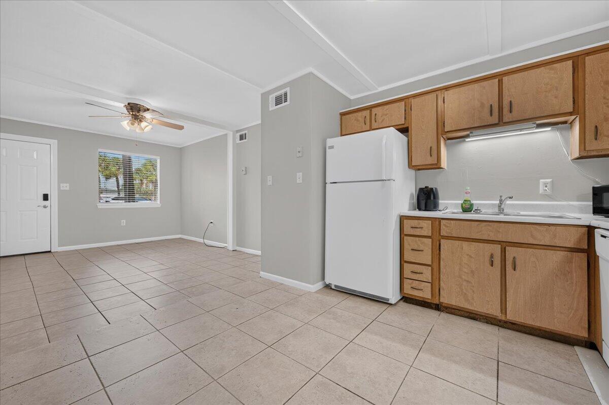 BREAKERS WEST - Residential