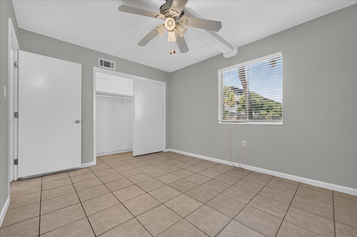 BREAKERS WEST - Residential