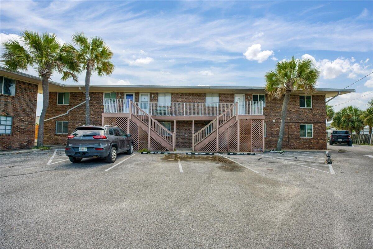 BREAKERS WEST - Residential