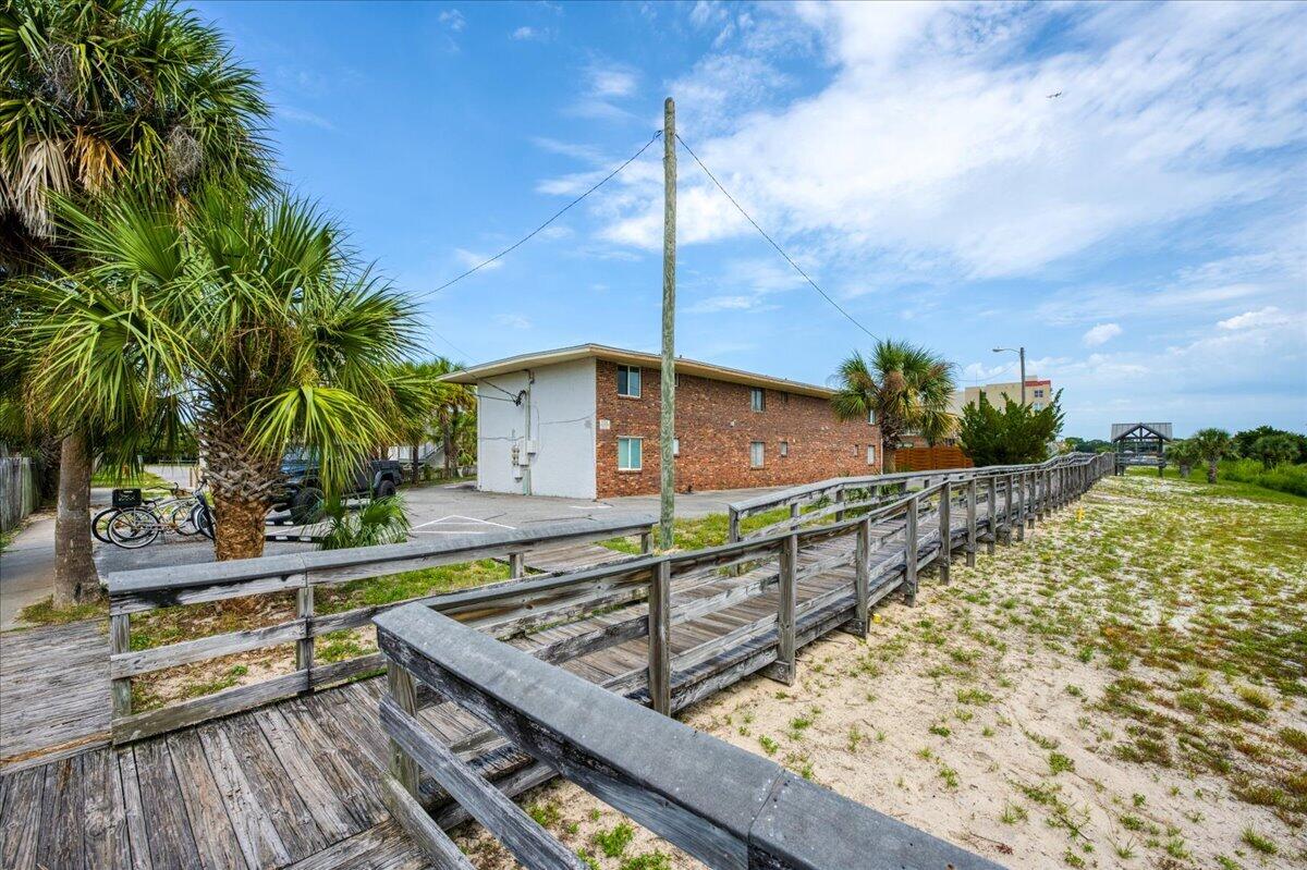 BREAKERS WEST - Residential