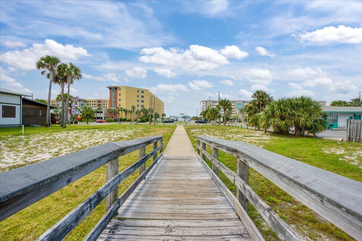 BREAKERS WEST - Residential