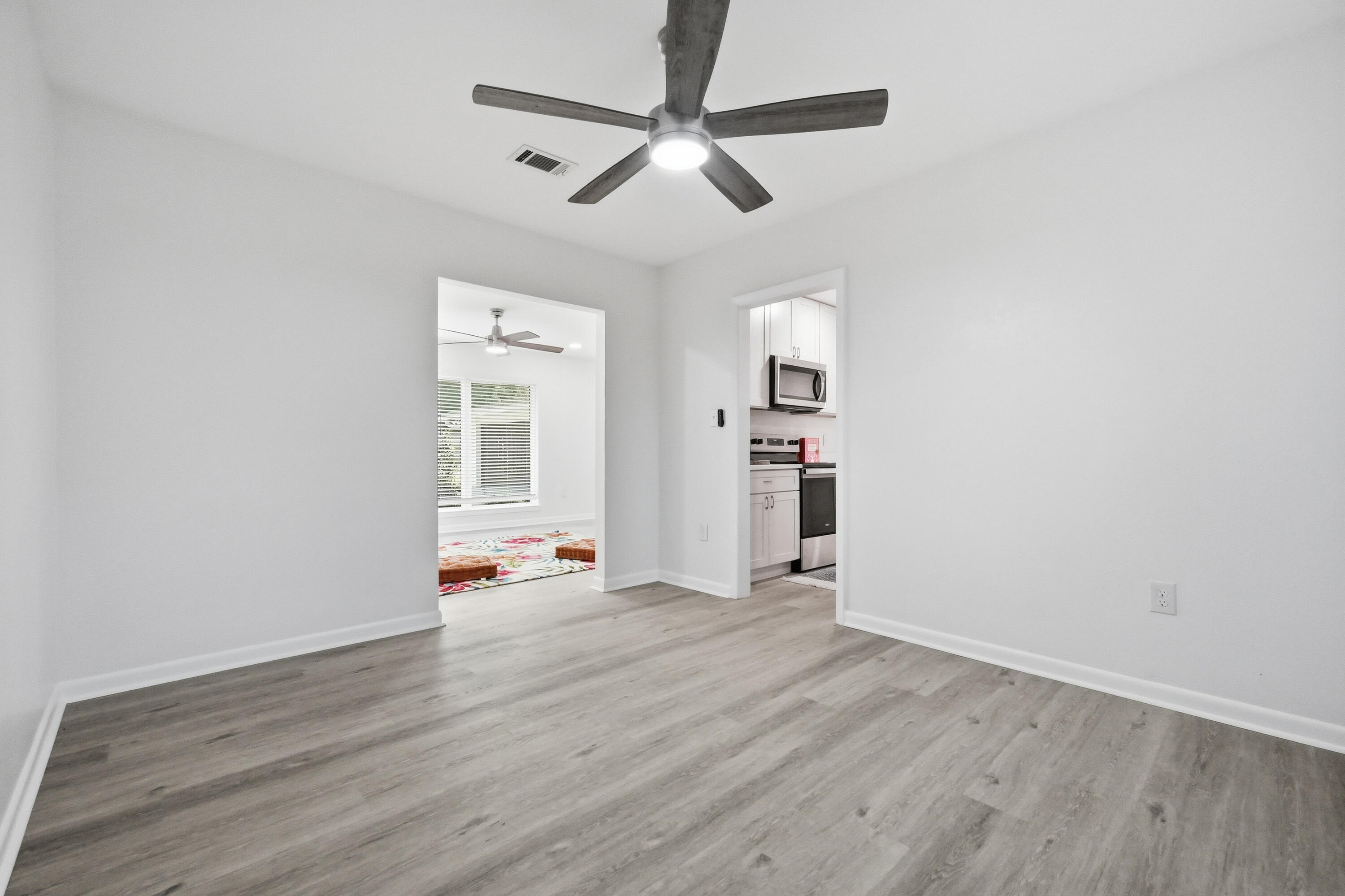 COUNTRY CLUB ESTATES - Residential