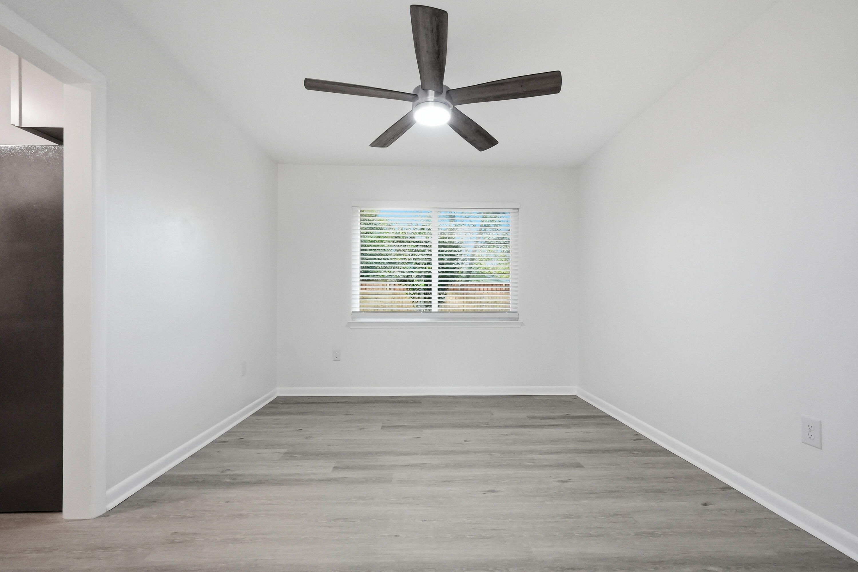COUNTRY CLUB ESTATES - Residential