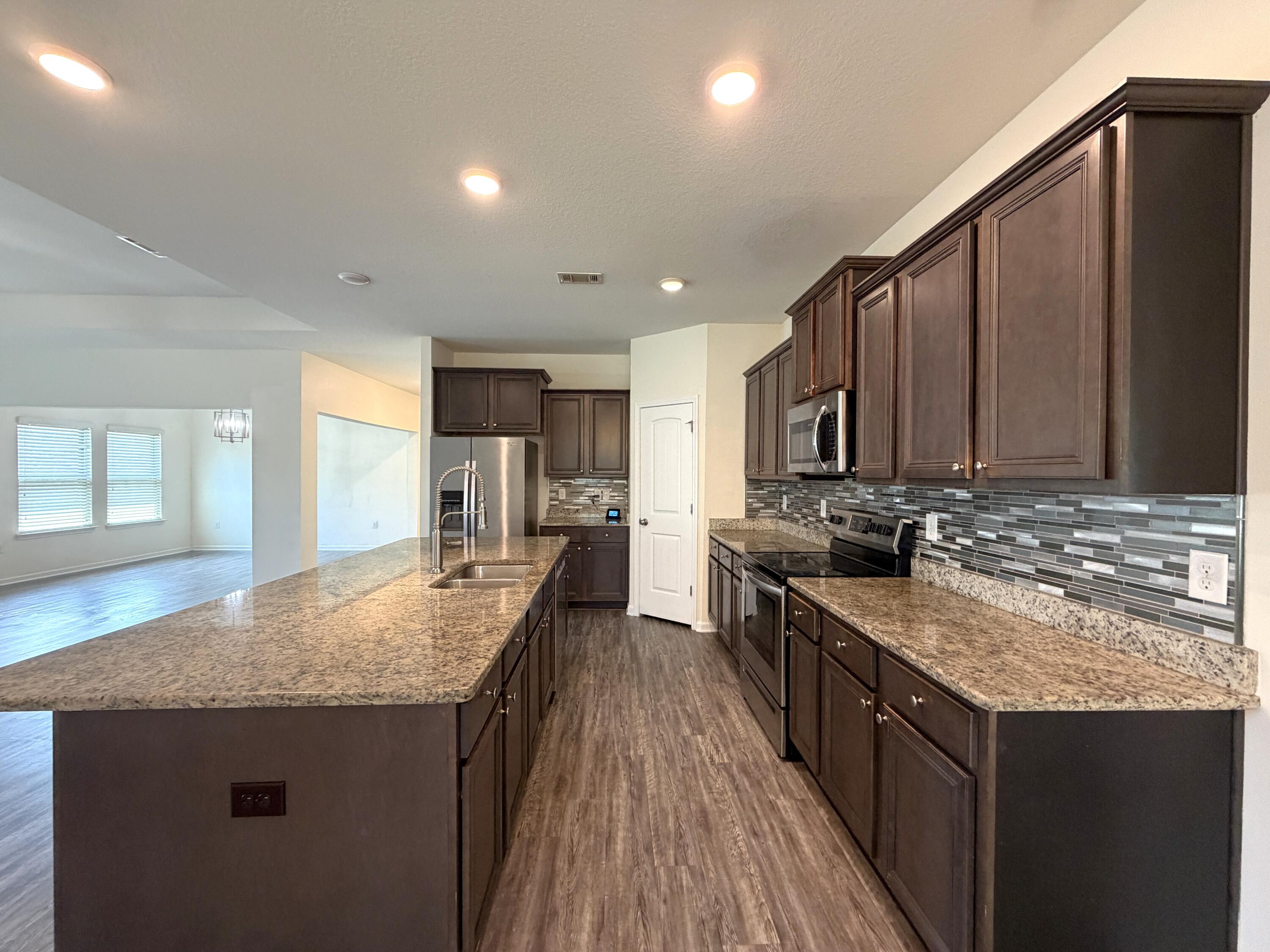 Redstone Commons - Residential Lease