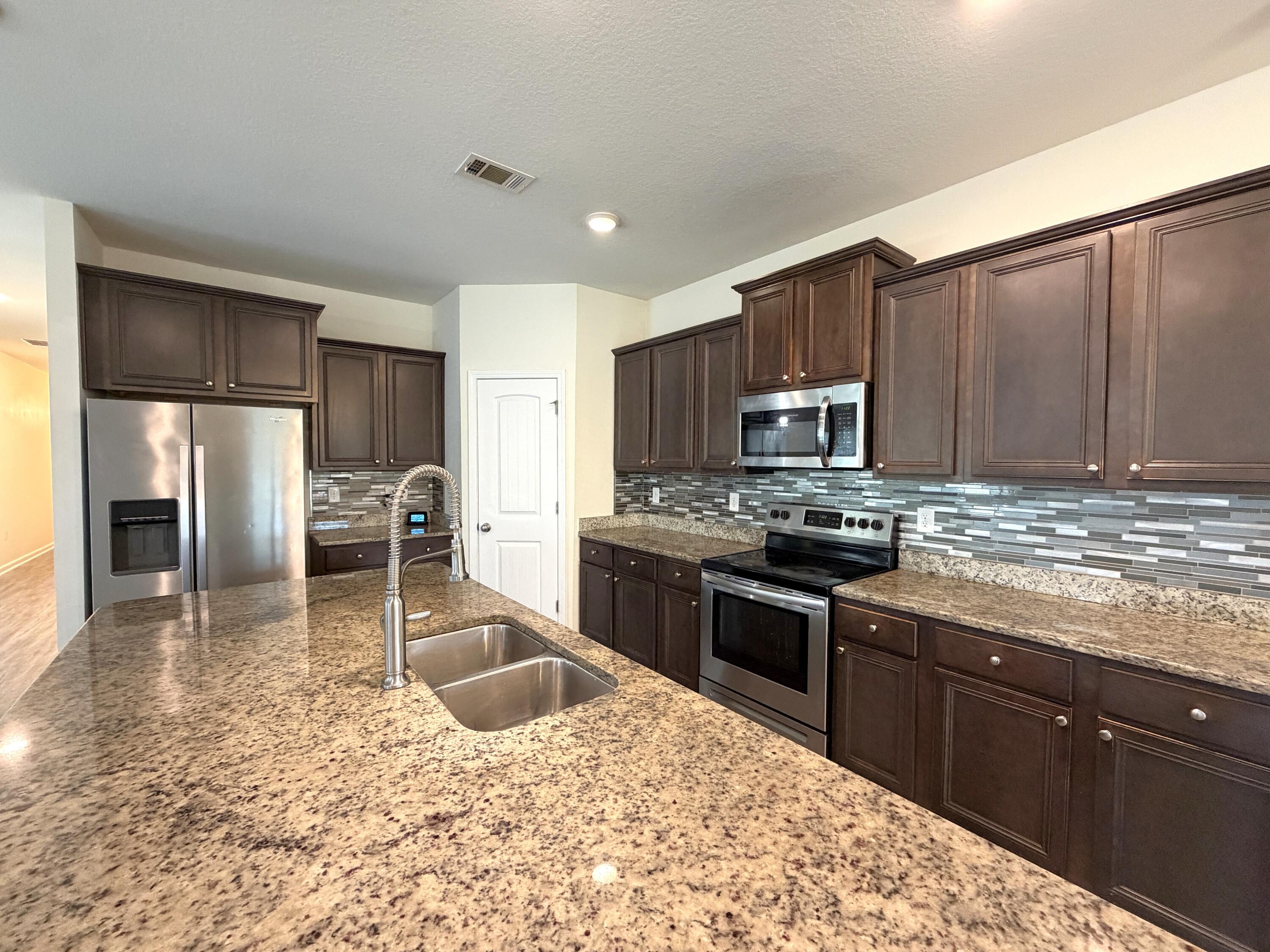 Redstone Commons - Residential Lease