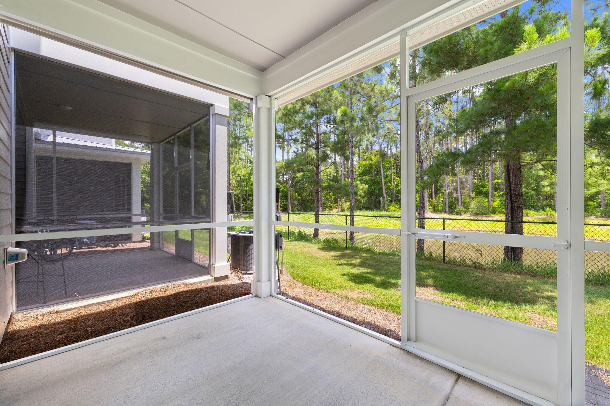 VERANDAS AT FREEPORT - Residential Lease
