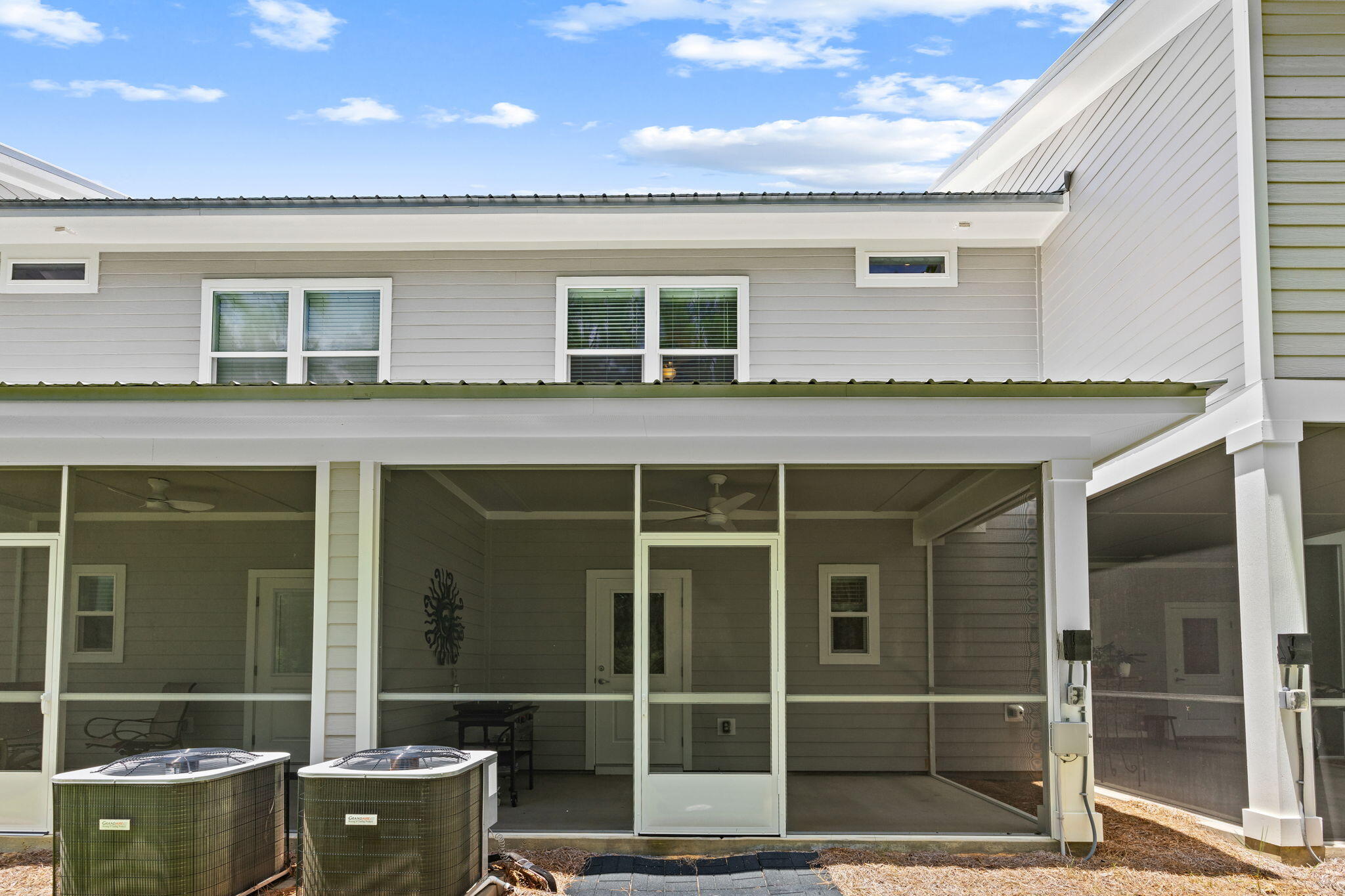 VERANDAS AT FREEPORT - Residential Lease