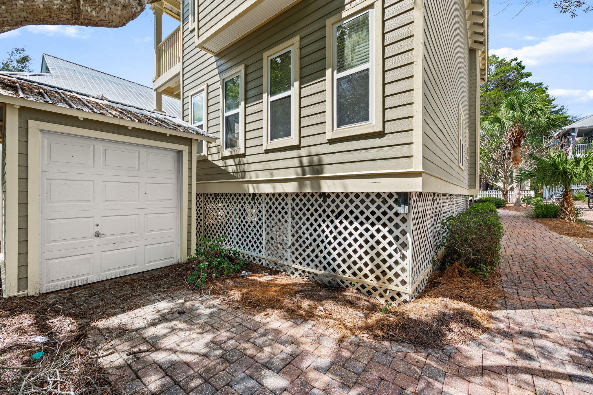 OLD FLORIDA VILLAGE - Residential Lease