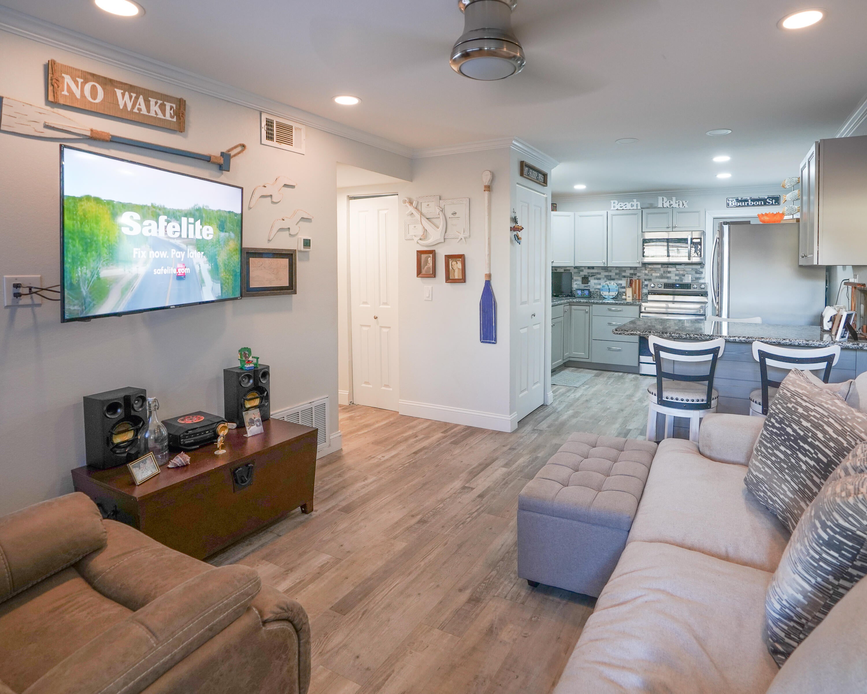 WATERWAY CONDO - Residential