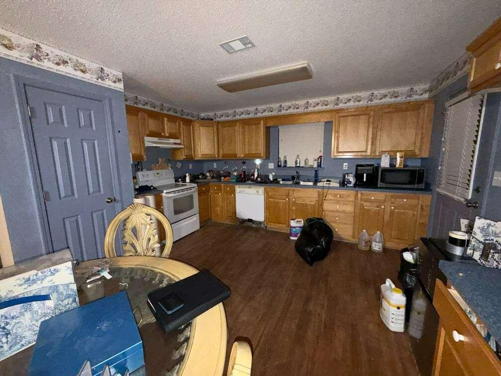 NO RECORDED SUBDIVISION - Residential