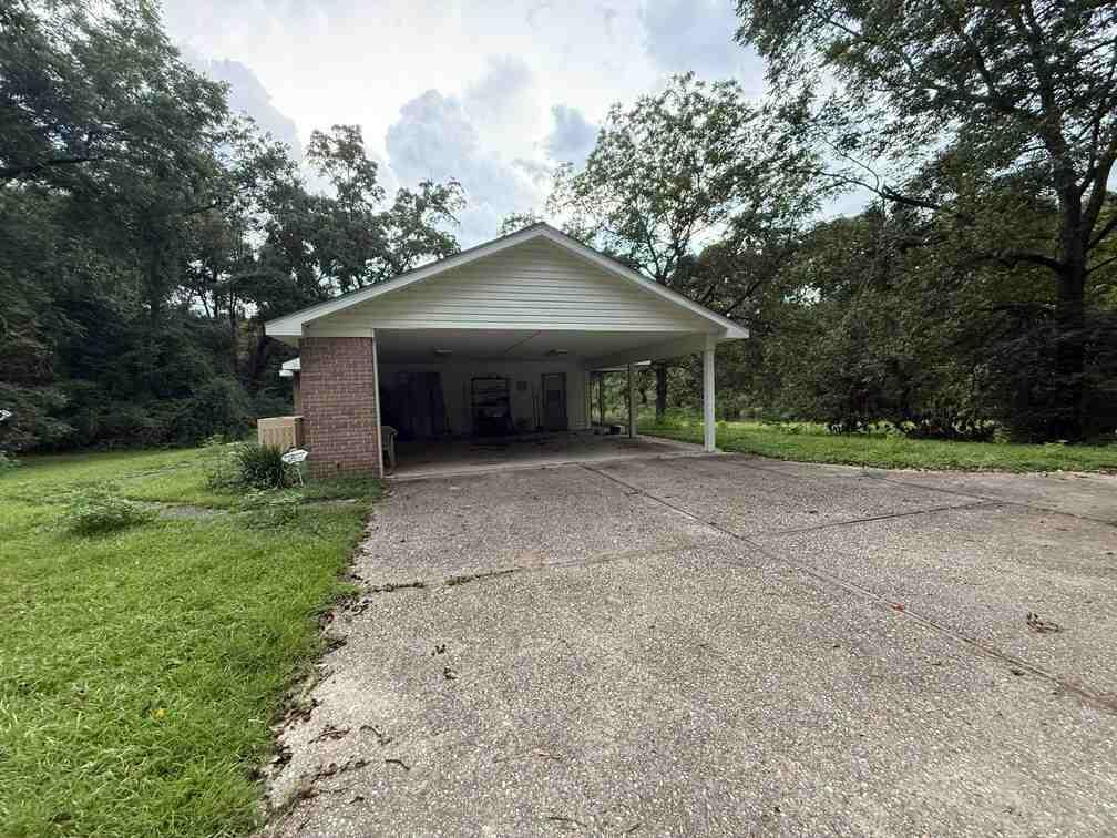 NO RECORDED SUBDIVISION - Residential