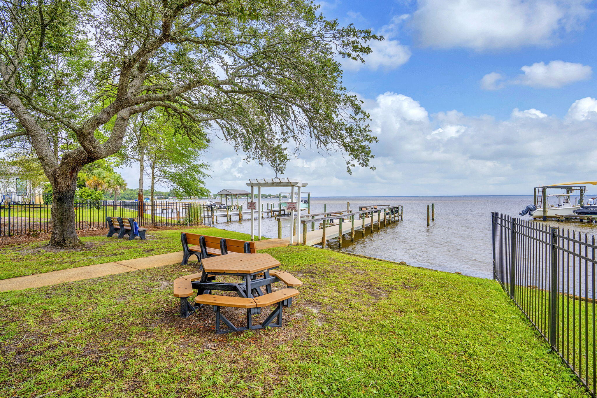 PELICAN BAY S/D - Residential