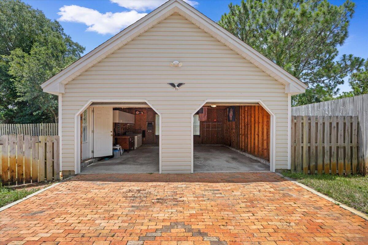 FOX DEN VILLAGES - Residential