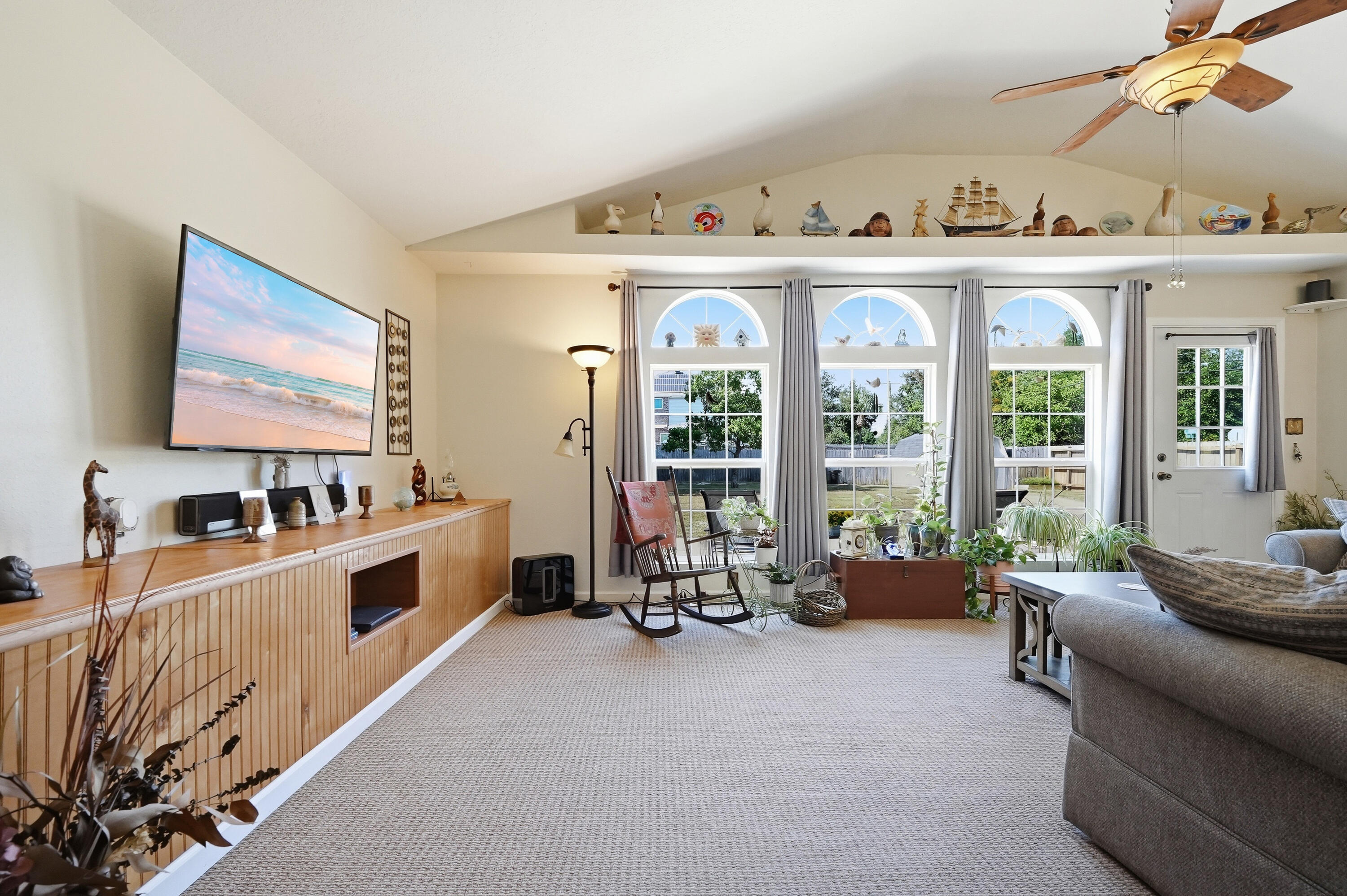 SEABREEZE VILLAS - Residential