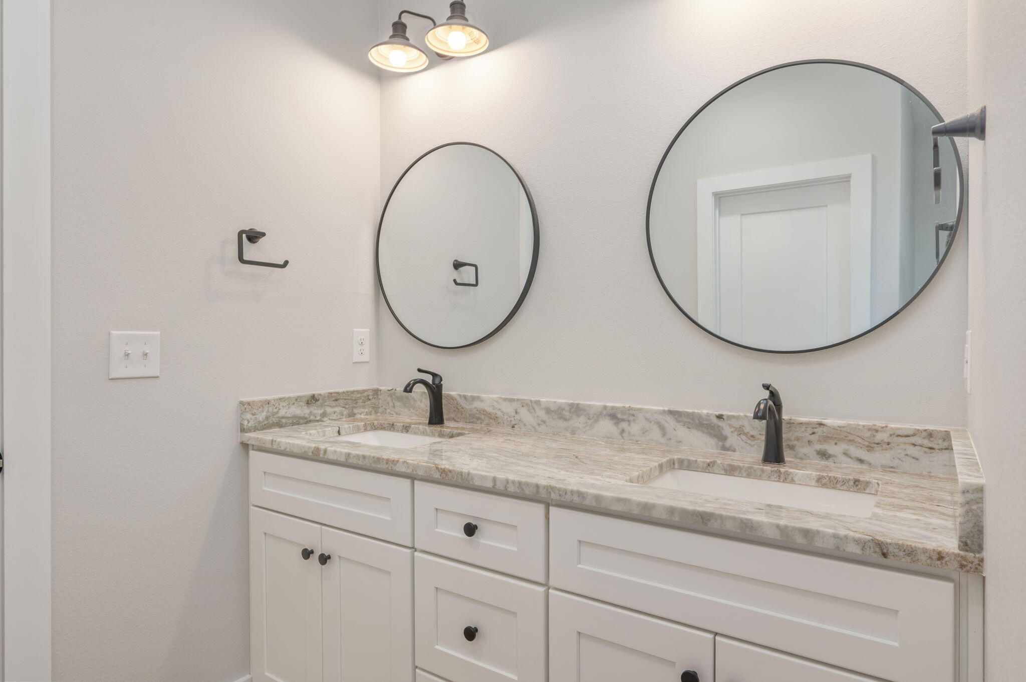 SPRING HOLLOW ESTATES - Residential