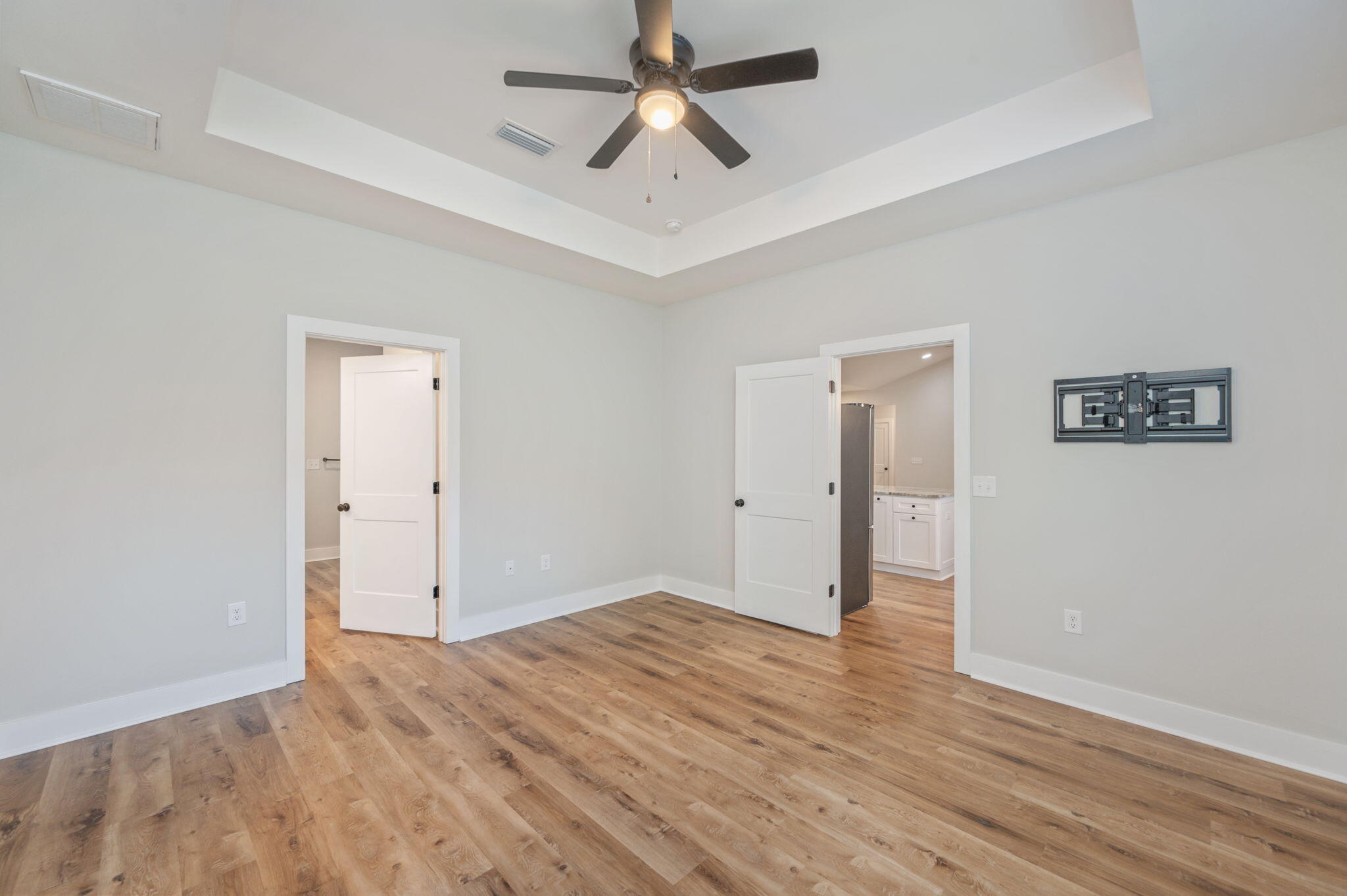 SPRING HOLLOW ESTATES - Residential