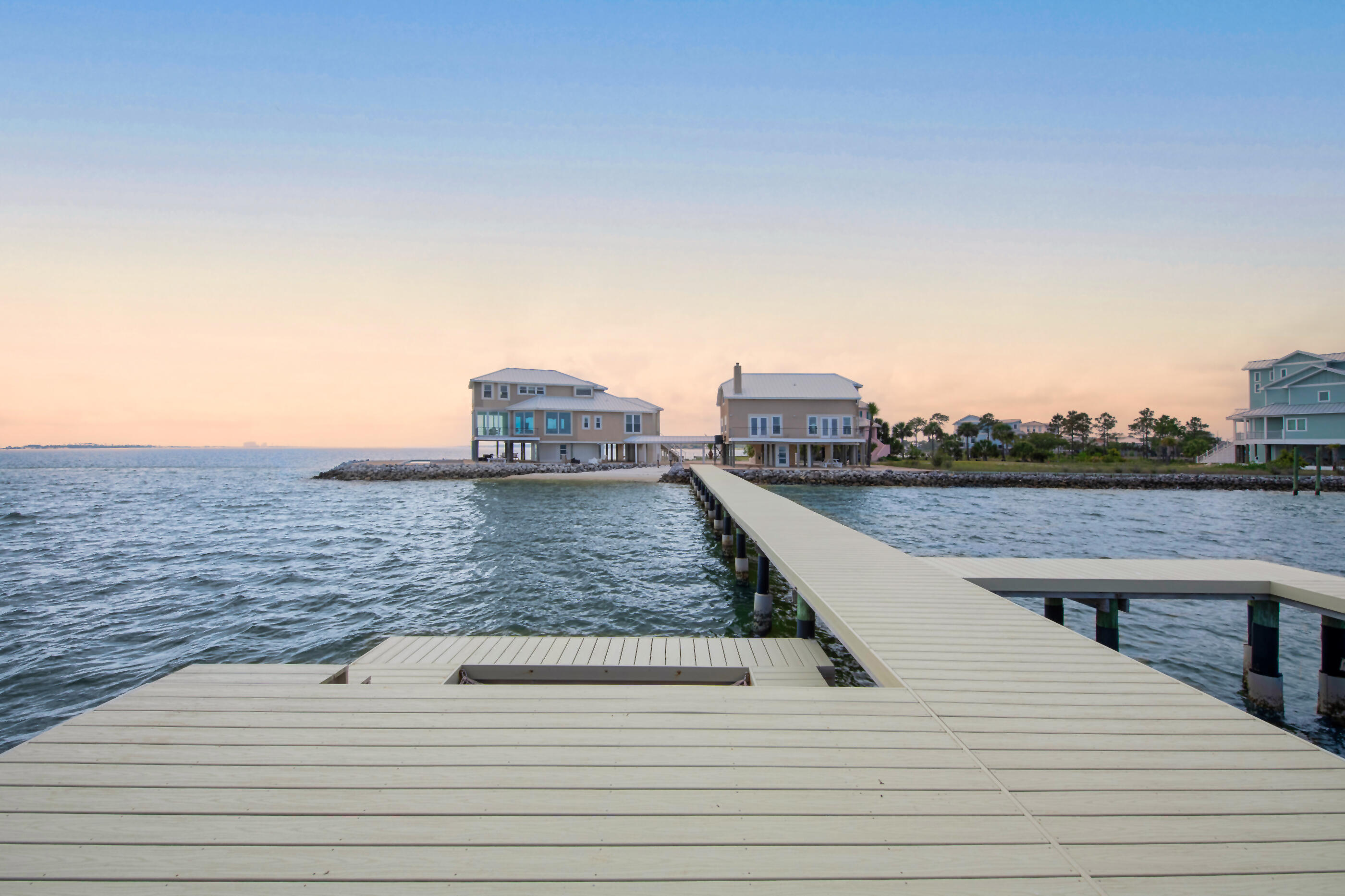 SANDY POINTE - Residential