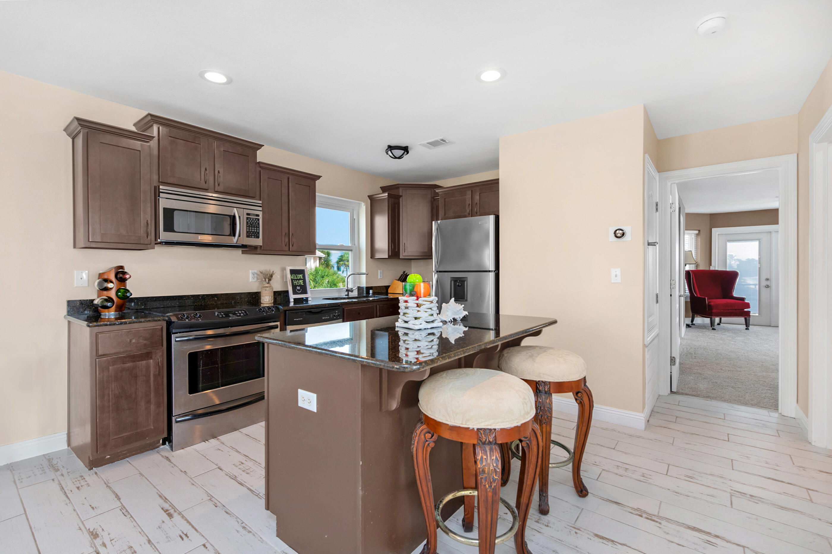 SANDY POINTE - Residential