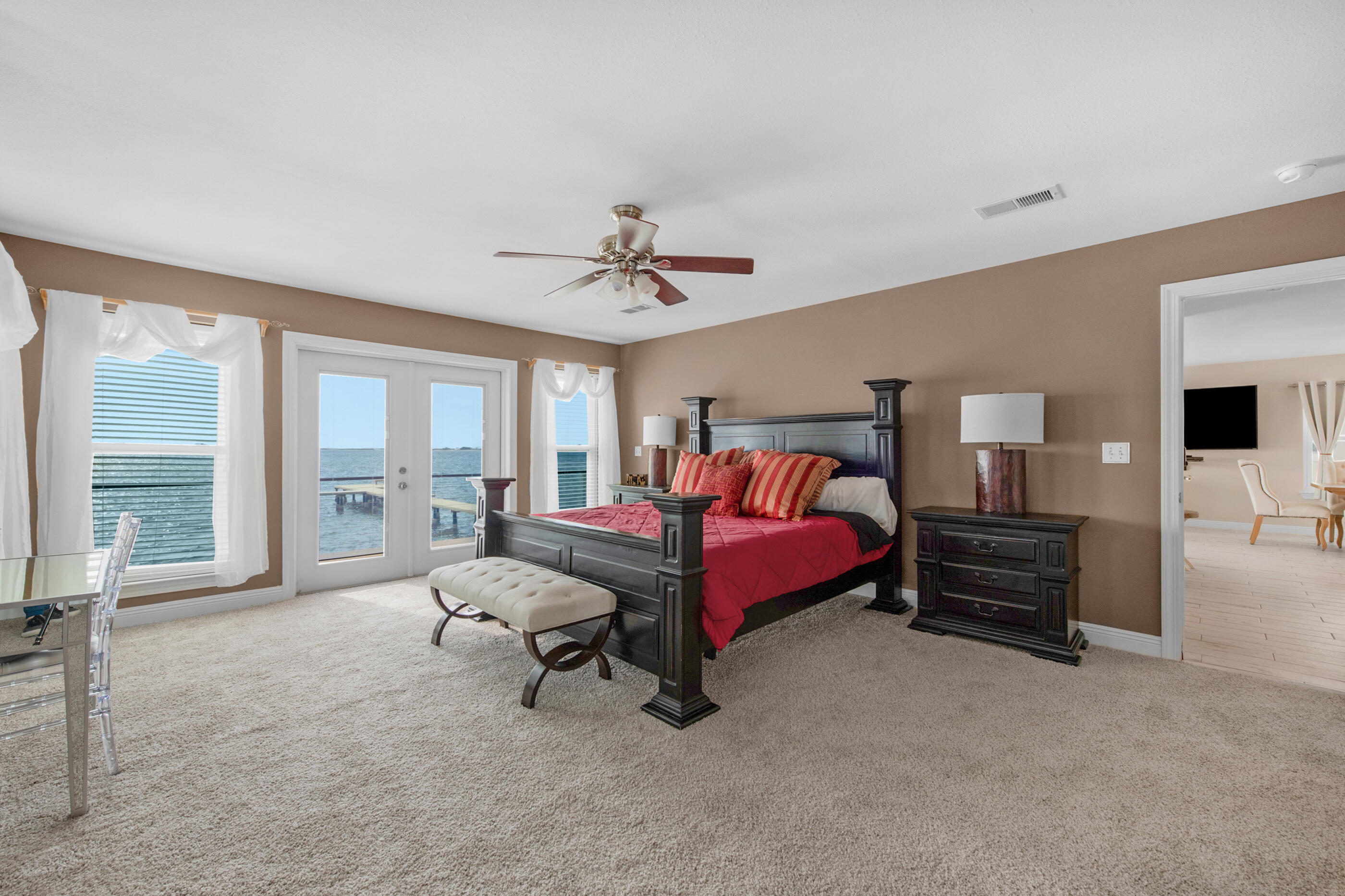 SANDY POINTE - Residential