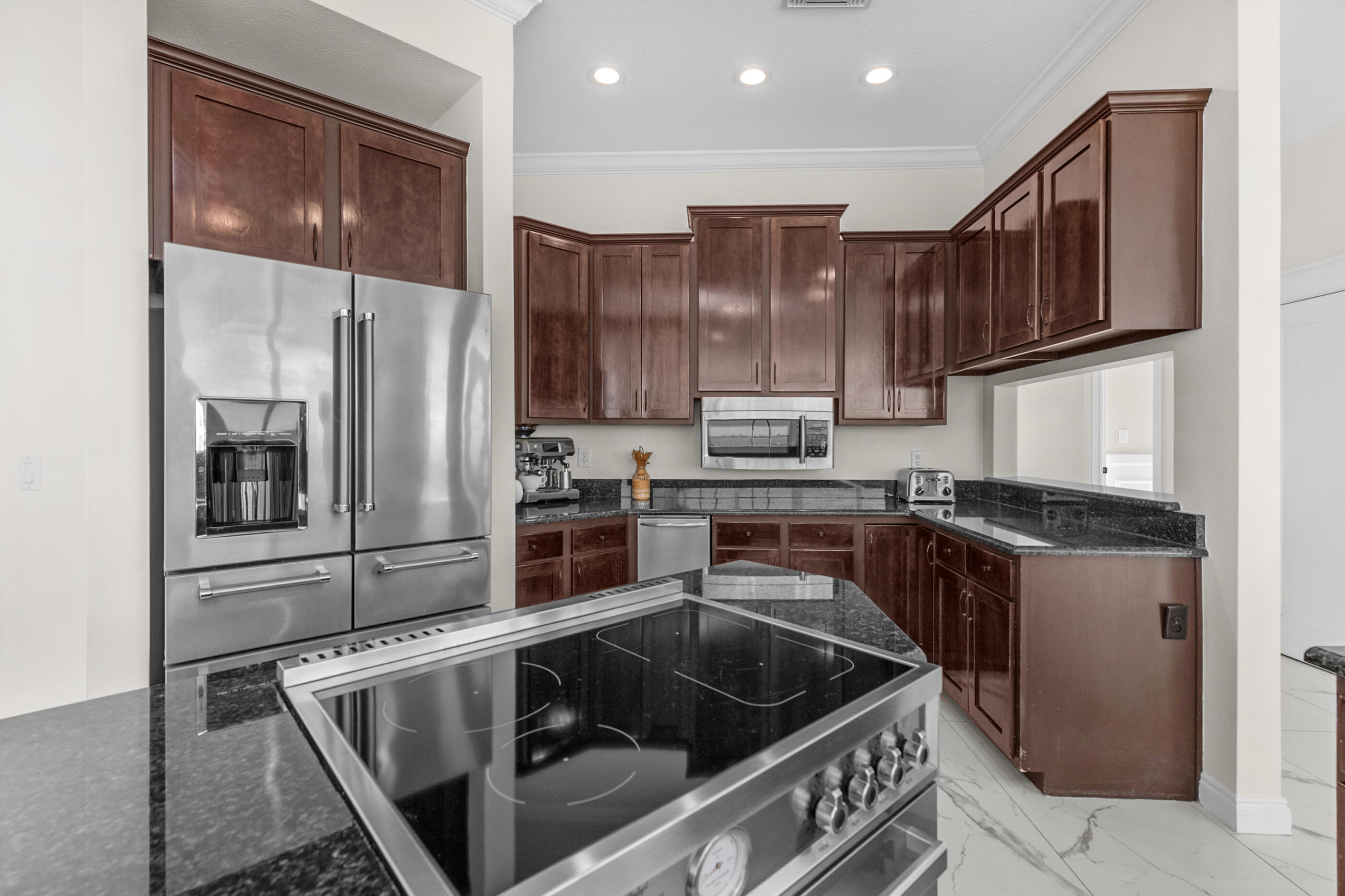 SANDY POINTE - Residential