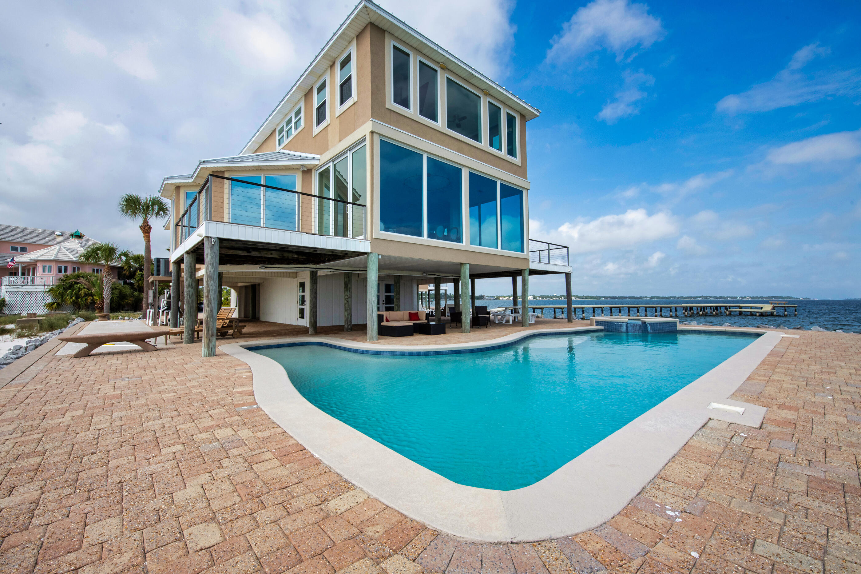 SANDY POINTE - Residential