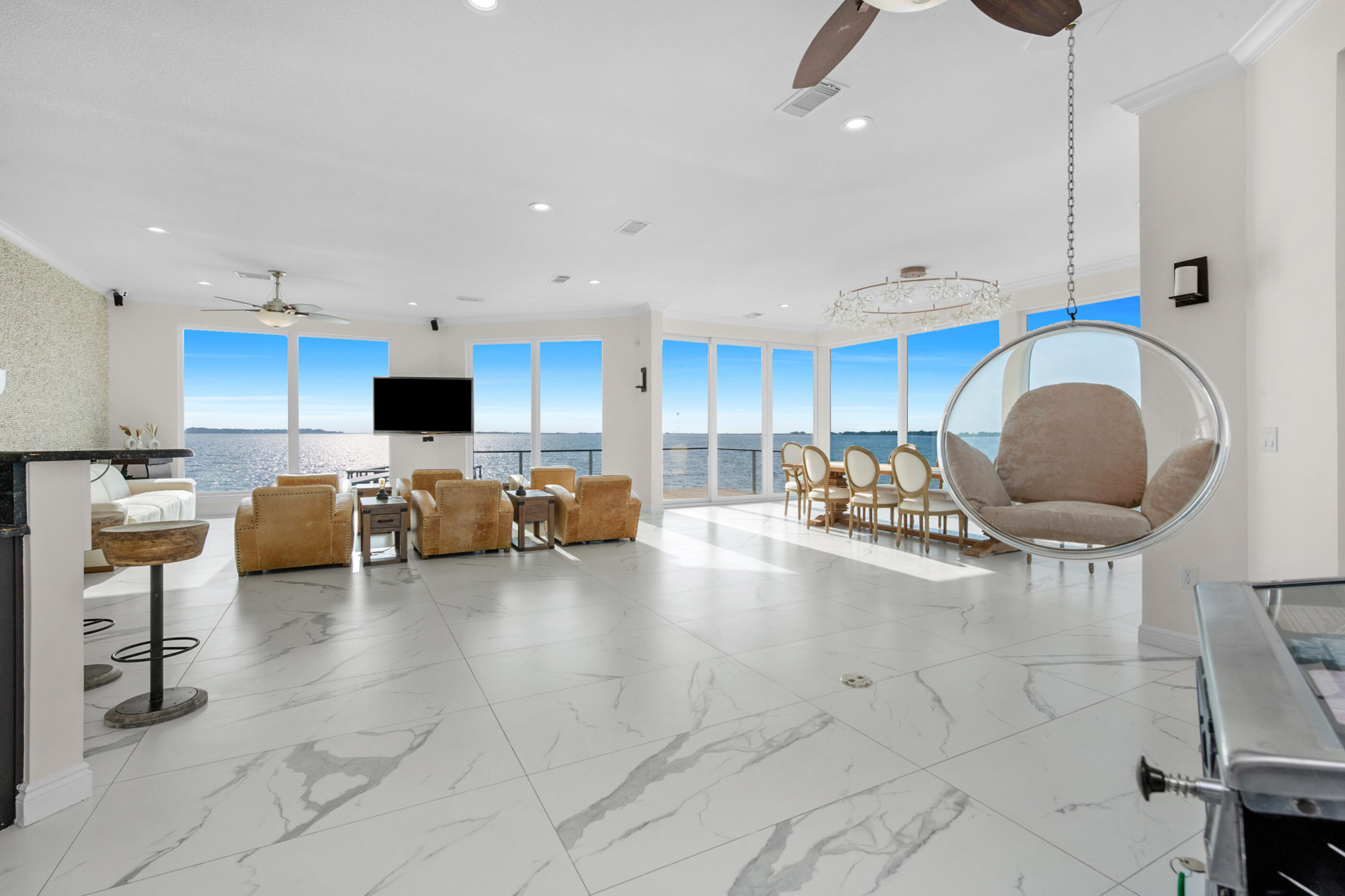 SANDY POINTE - Residential