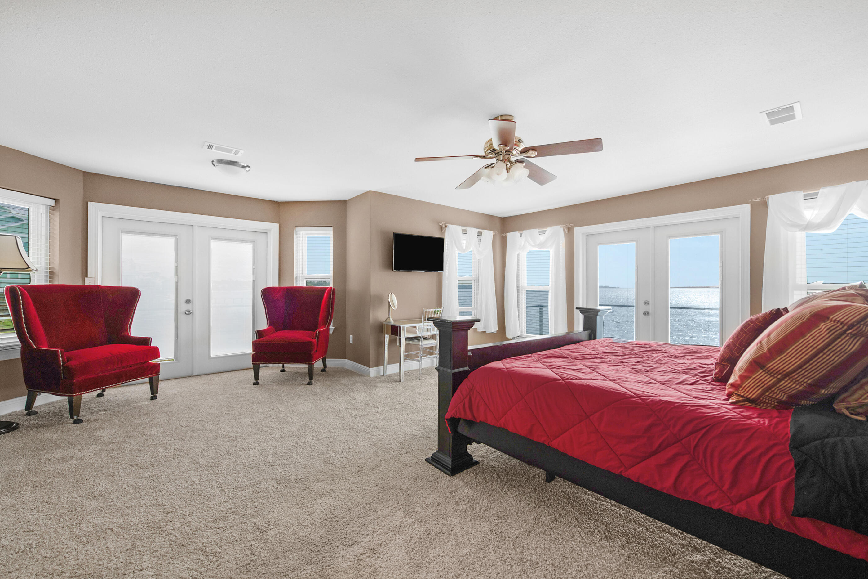 SANDY POINTE - Residential