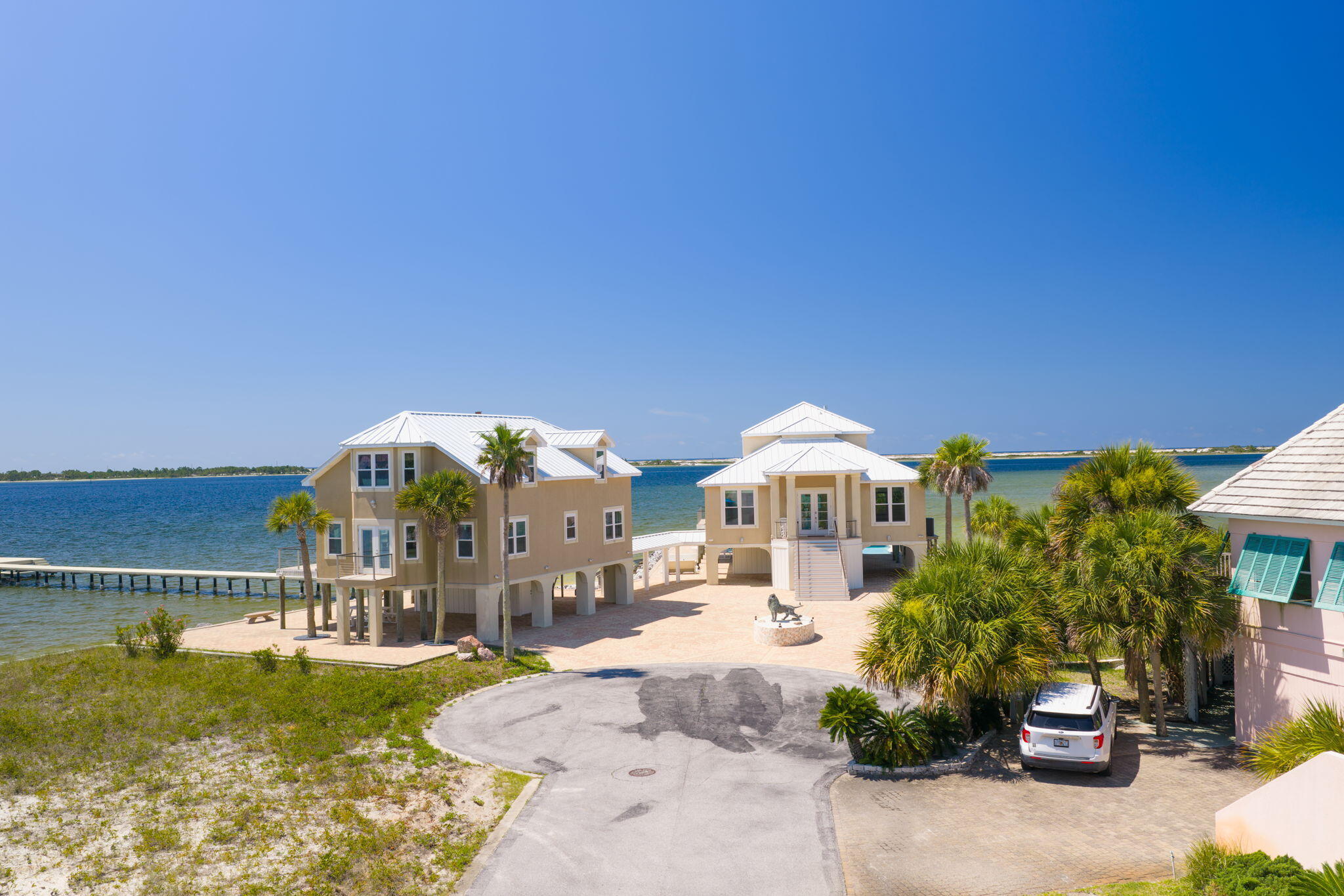 SANDY POINTE - Residential