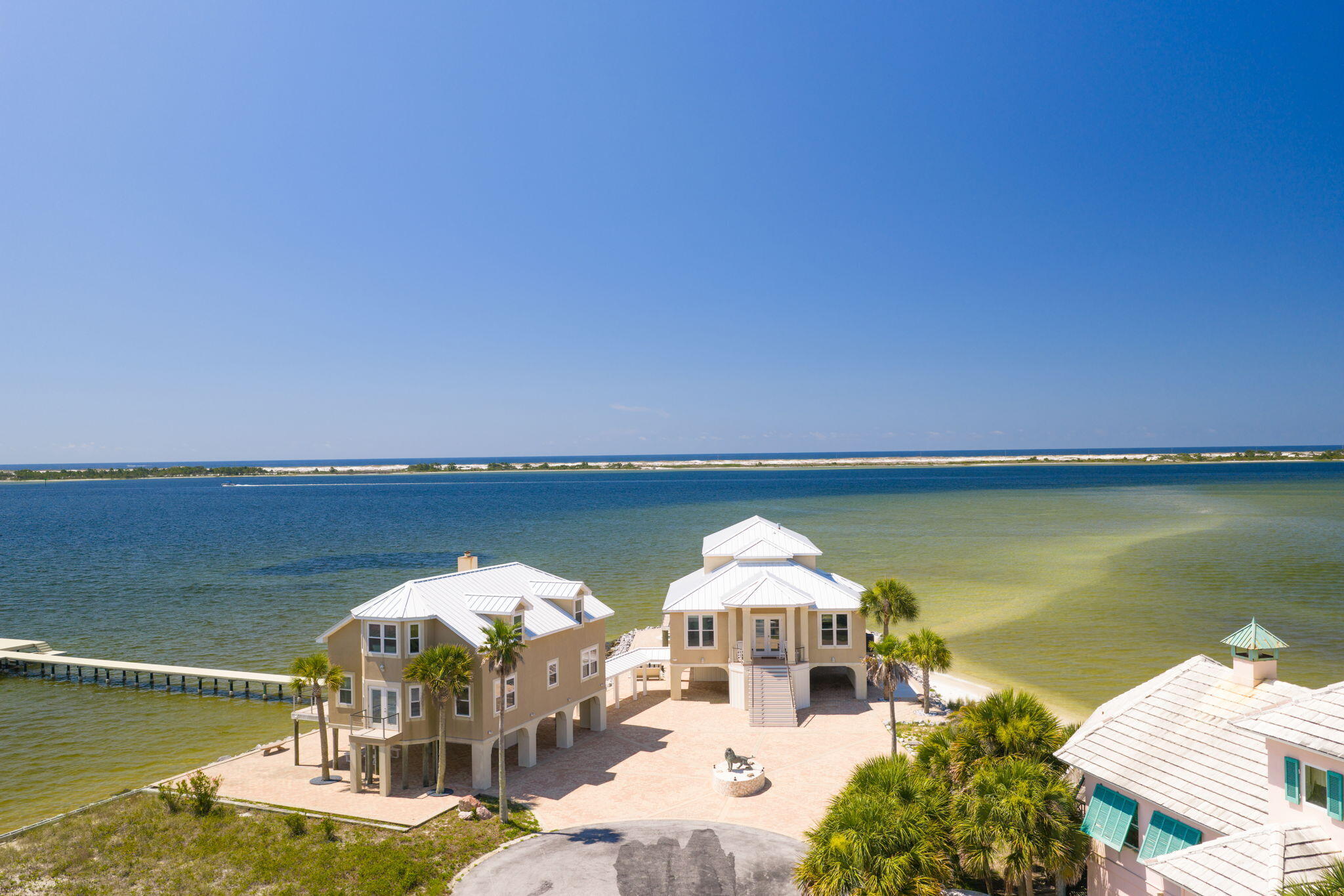 SANDY POINTE - Residential