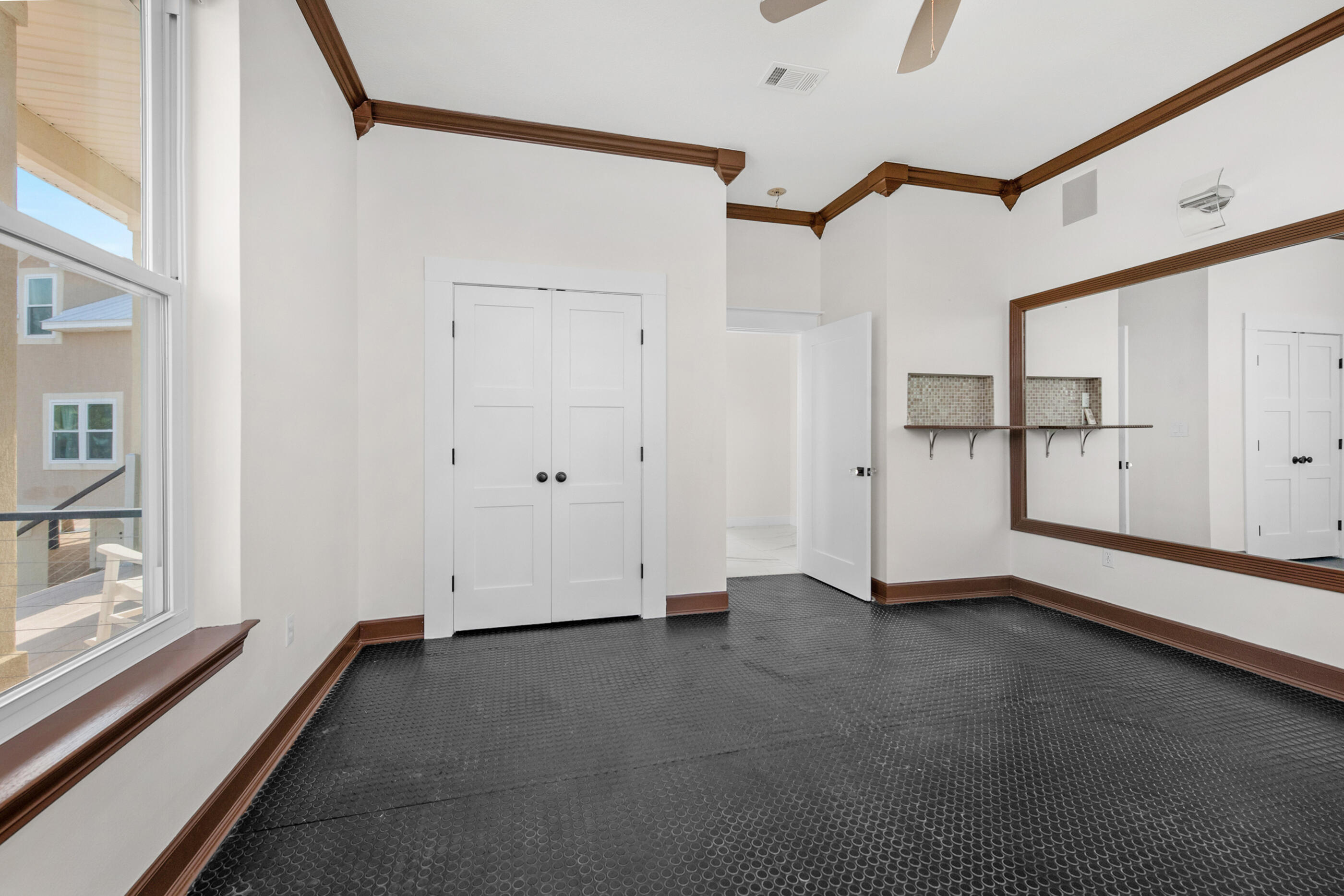SANDY POINTE - Residential