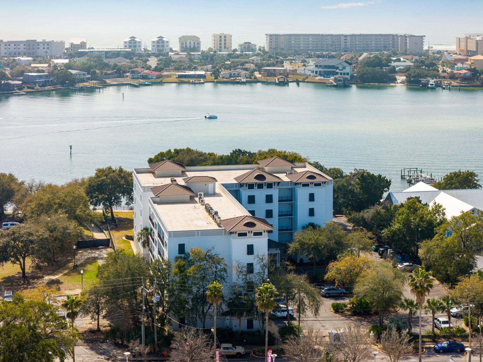 INDIANOLA ON THE WATER - Residential