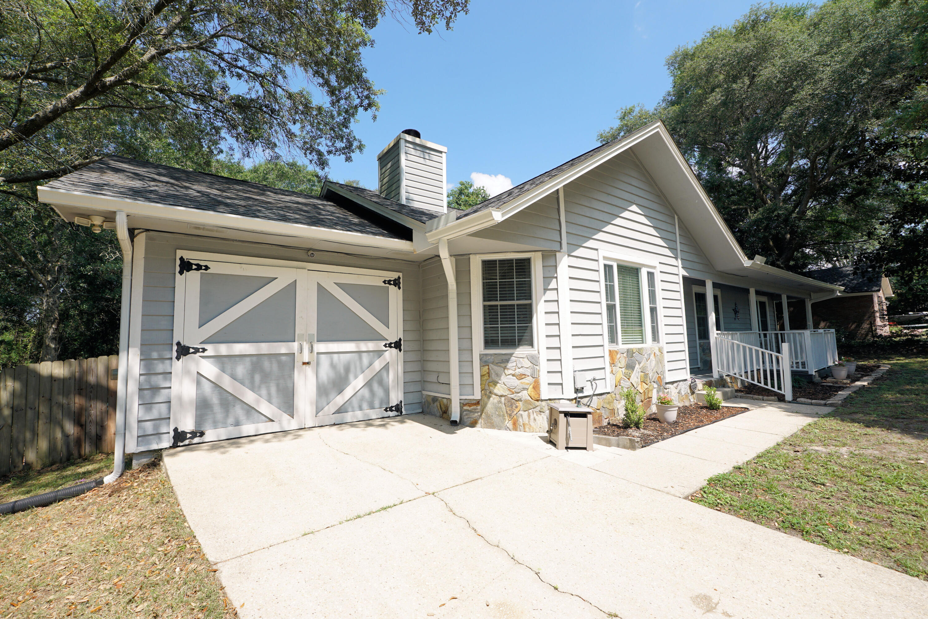 COUNTRYVIEW EST - Residential