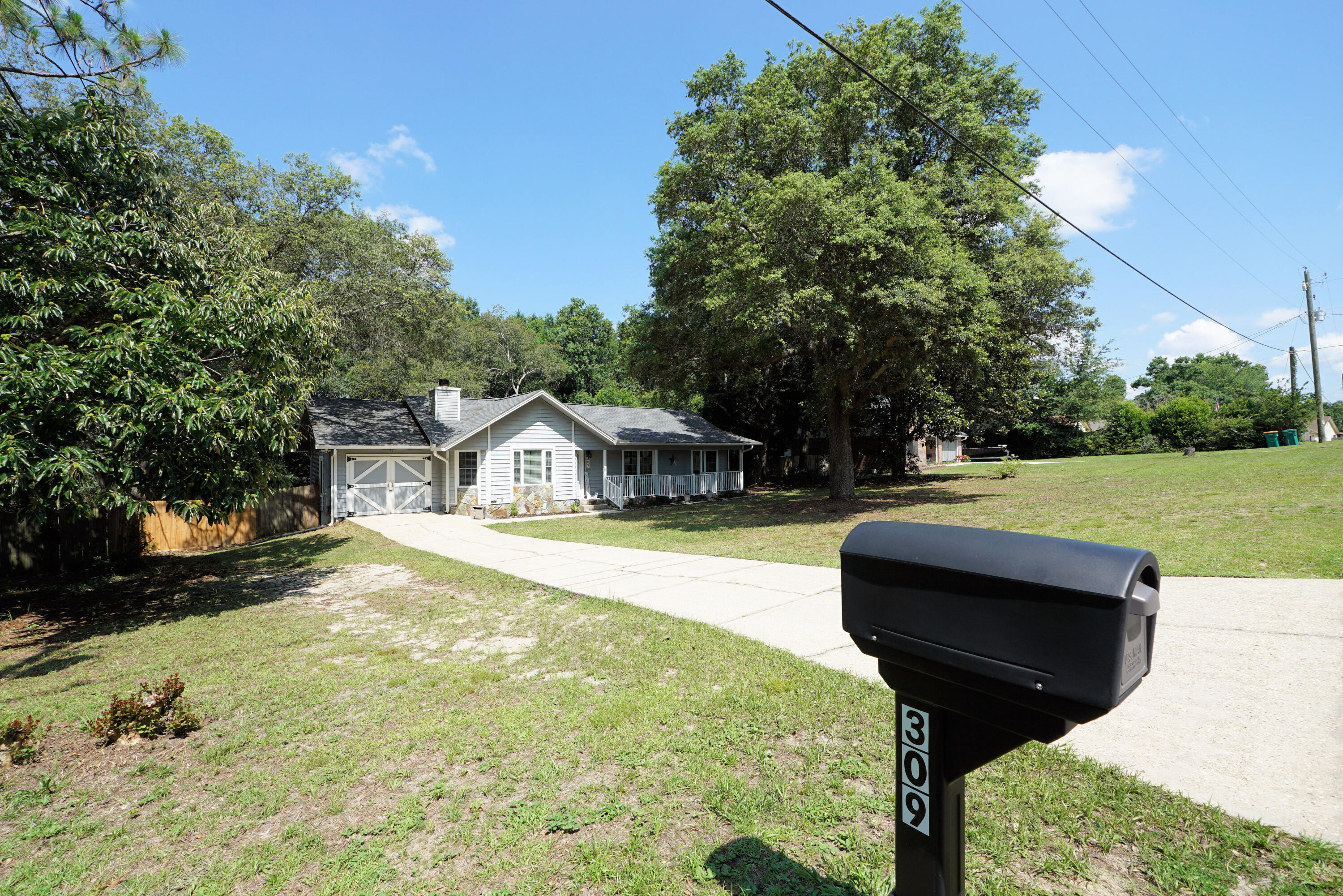 COUNTRYVIEW EST - Residential