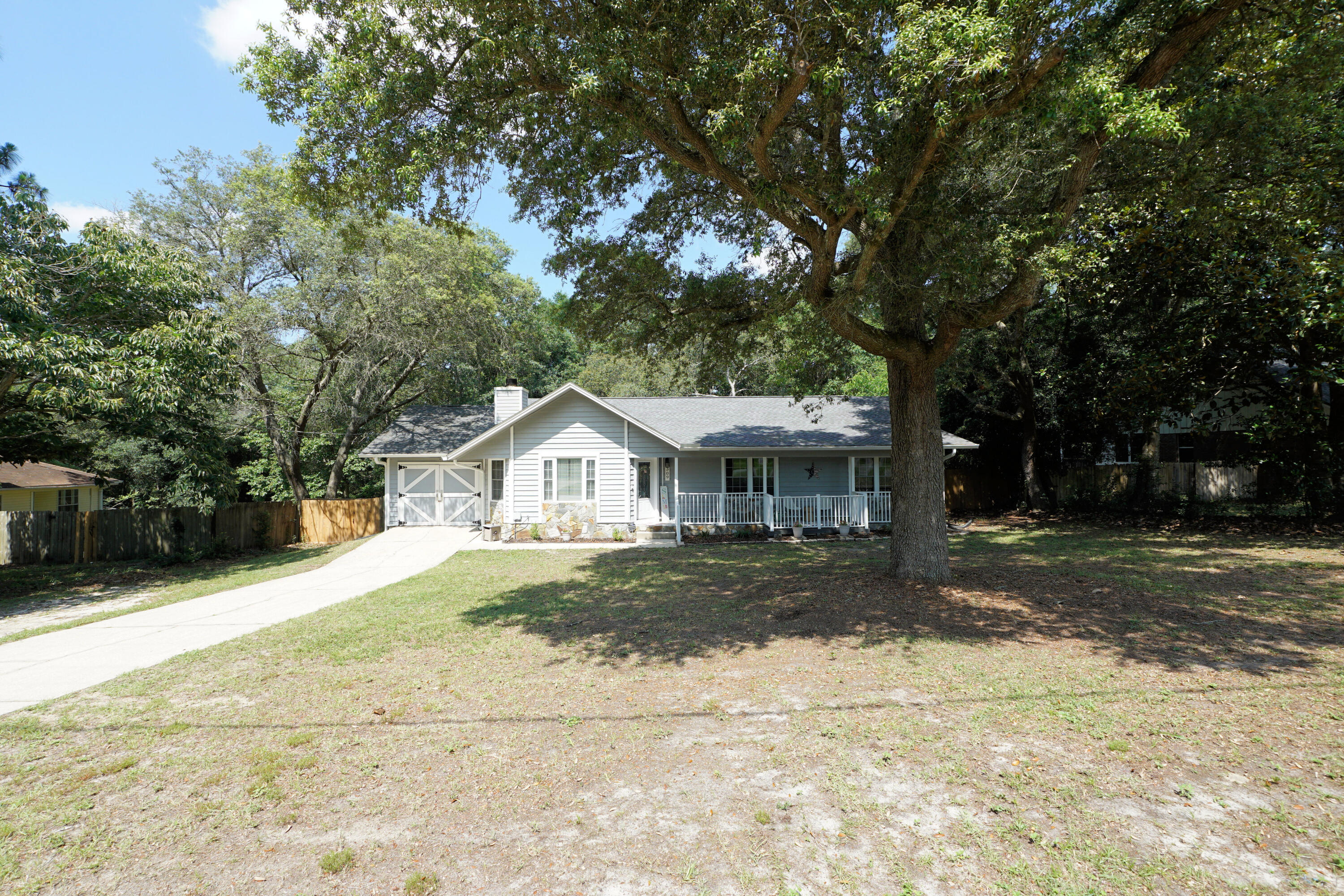 COUNTRYVIEW EST - Residential