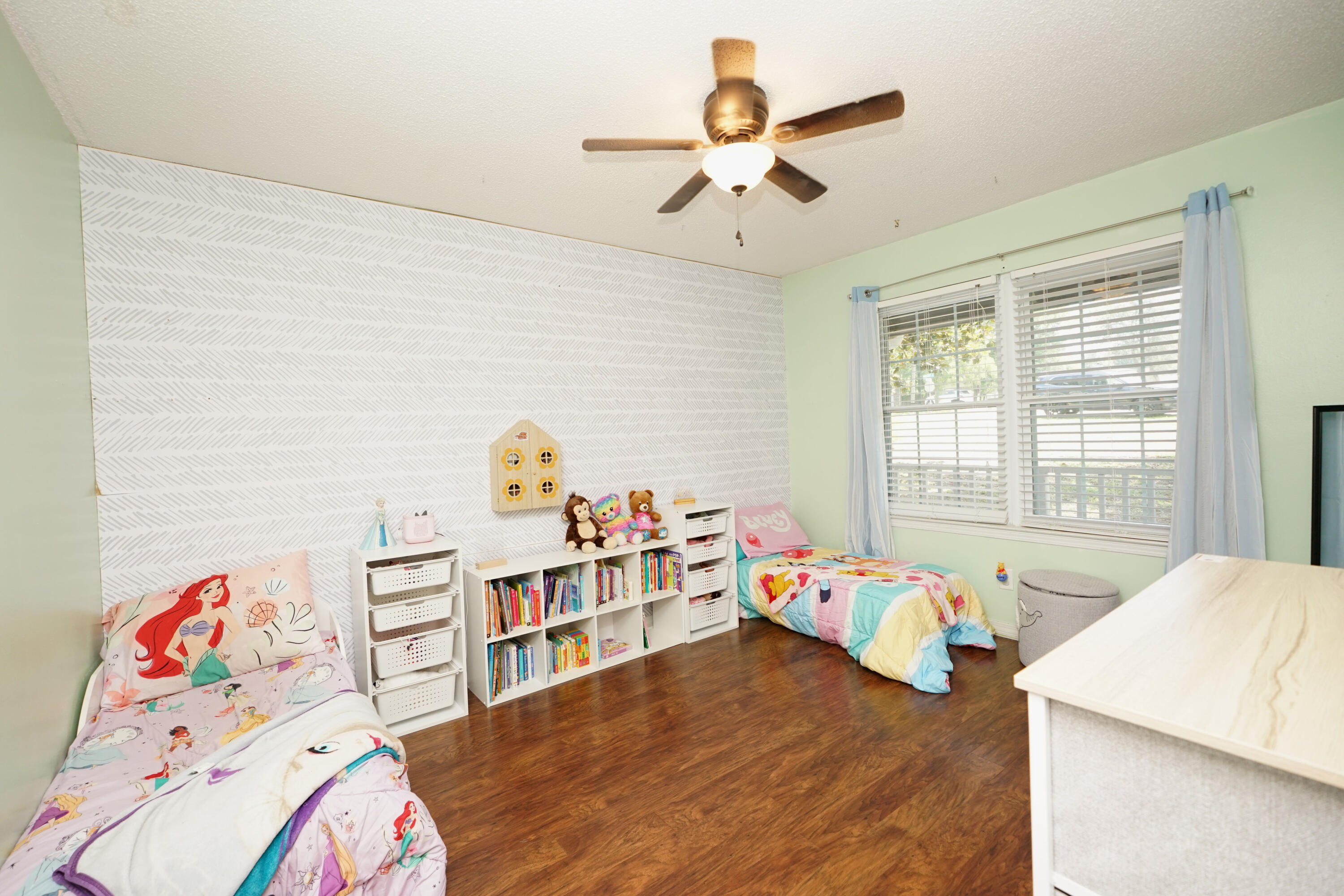 COUNTRYVIEW EST - Residential