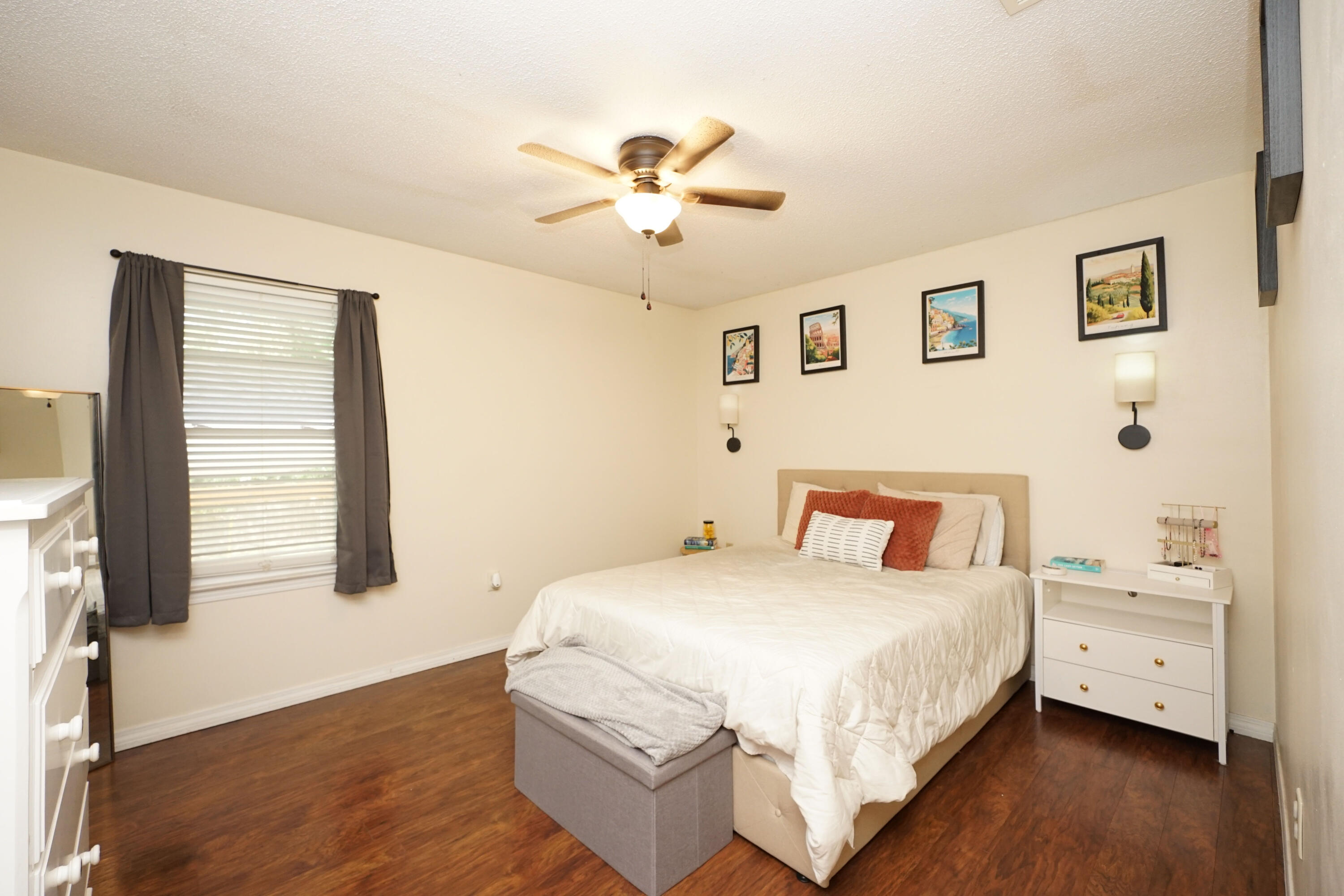 COUNTRYVIEW EST - Residential